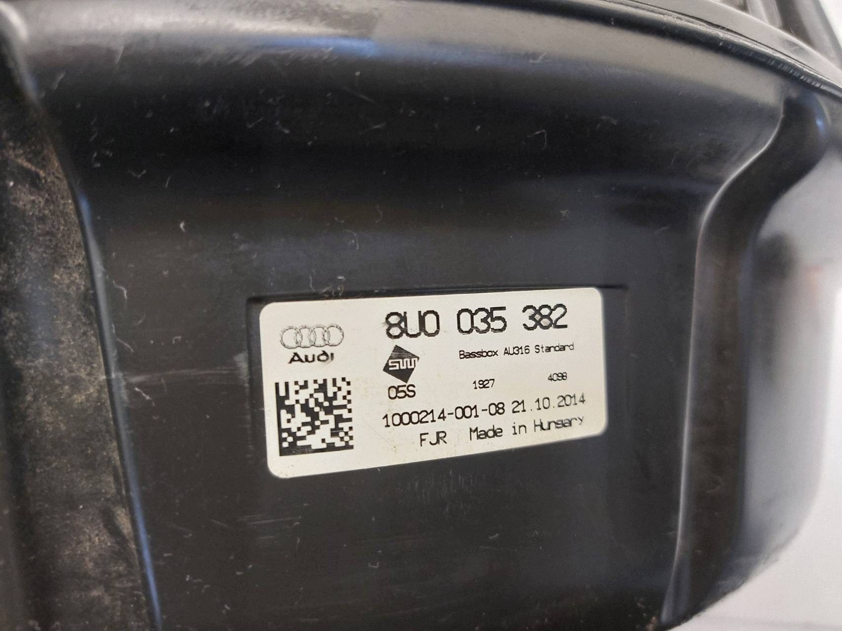 AUDI Q3 8U SUBWOOFER reprák basový 8U0035382