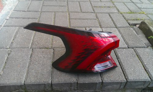 MAXUS EUNIQ 5 2022- LAMPA TYLNA LEWA LED EUROPA