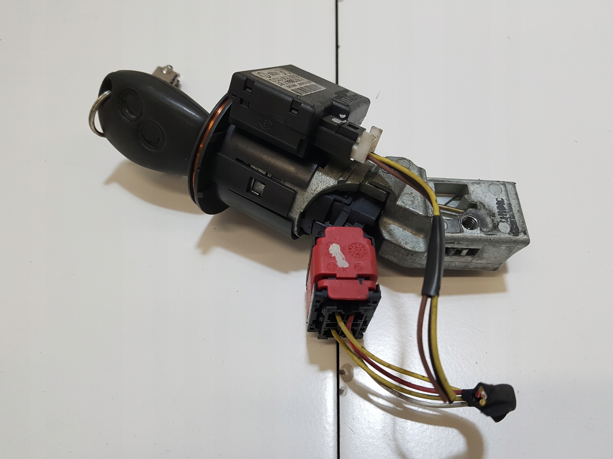 ignition Z KLUCZYKIEM RENAULT CLIO 3 8200214173D