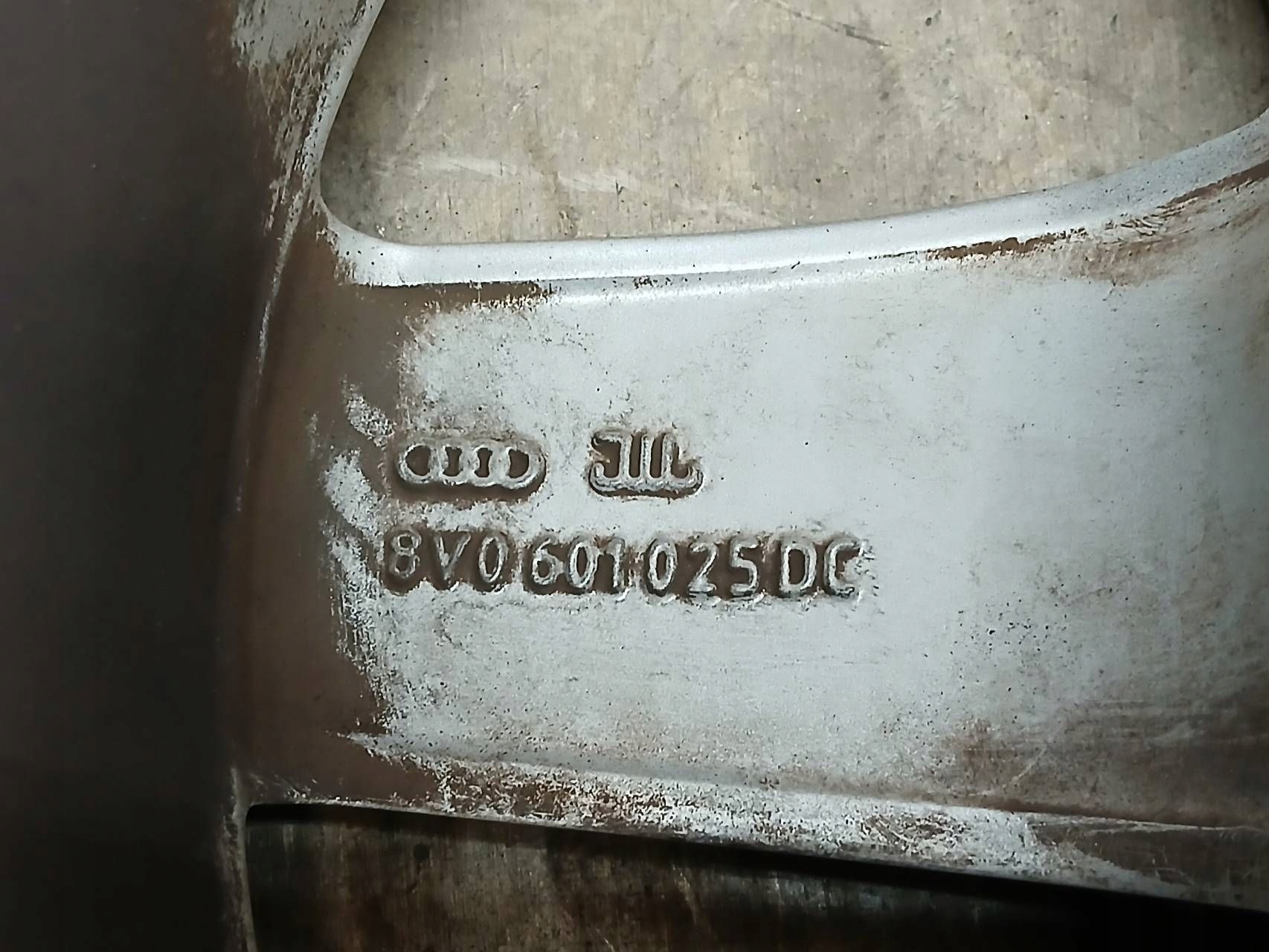 disk hliníkový AUDI A3 8V 7J 16" ET40 5X112 8V0601025DC