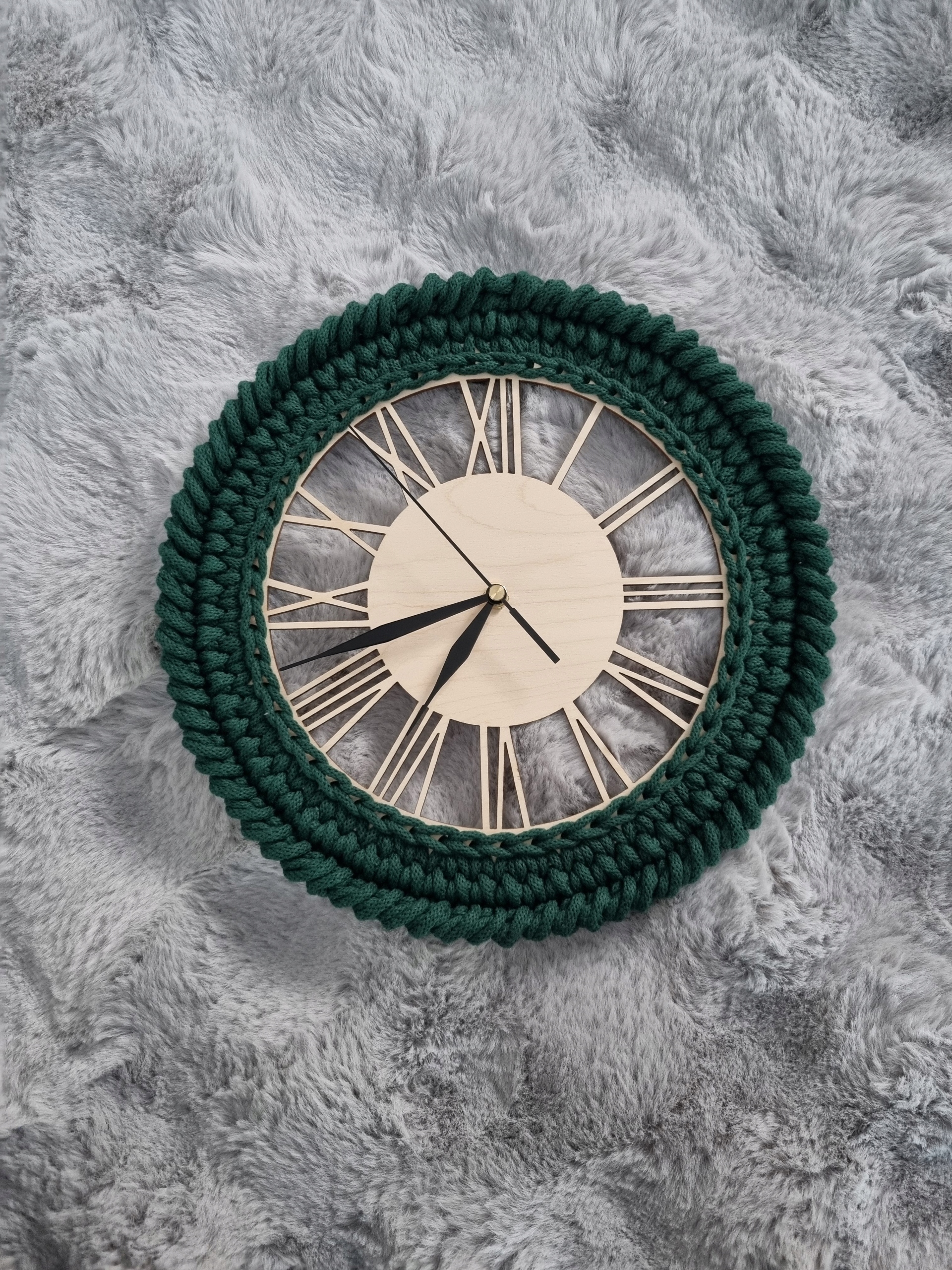 Prezent Zegar ścienny z makramy – dekoracja handmade