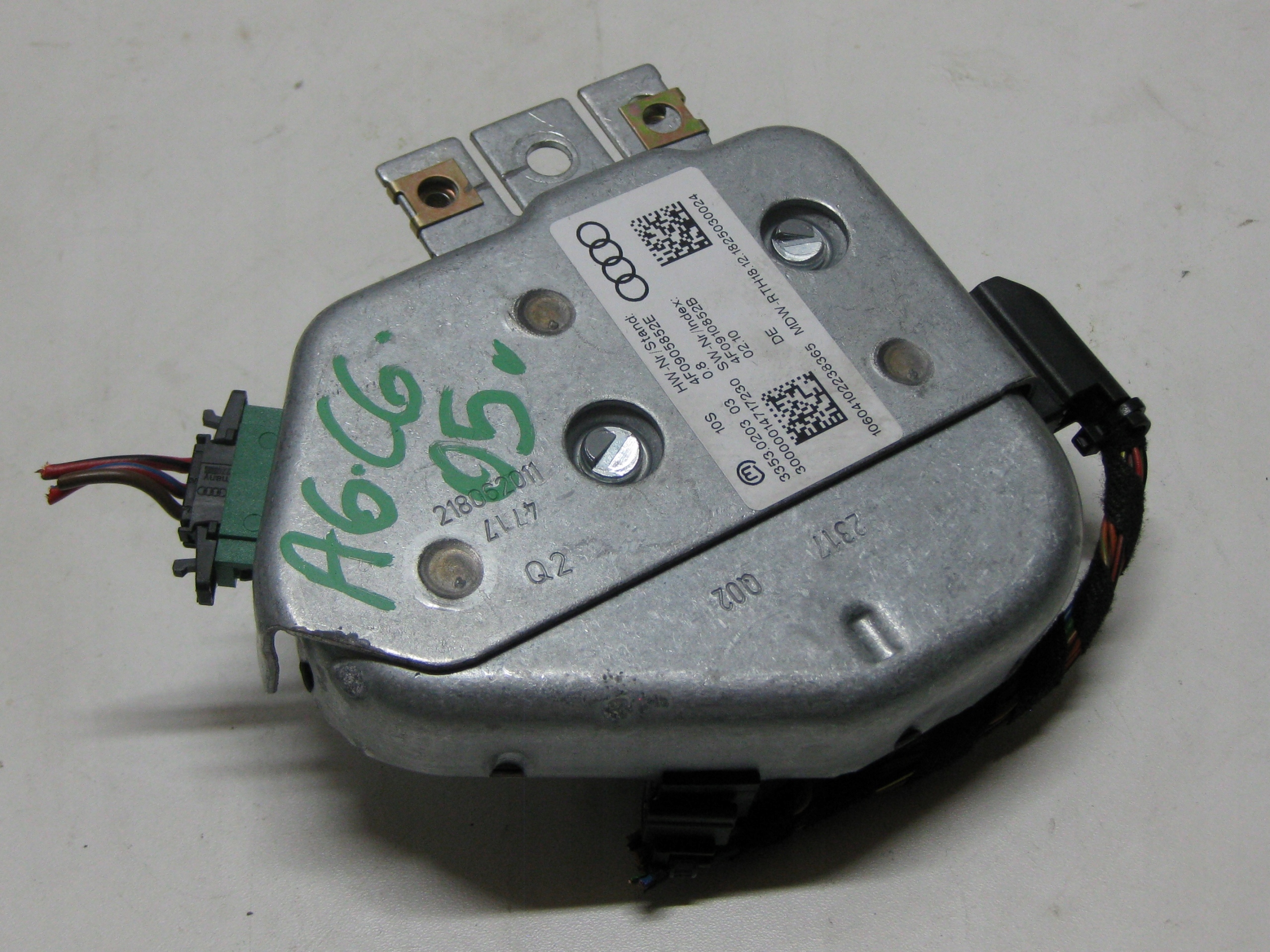 AUDI A6 C6 2.4 6V 05R Serrure Colonne de direction Volant 4F0905852E