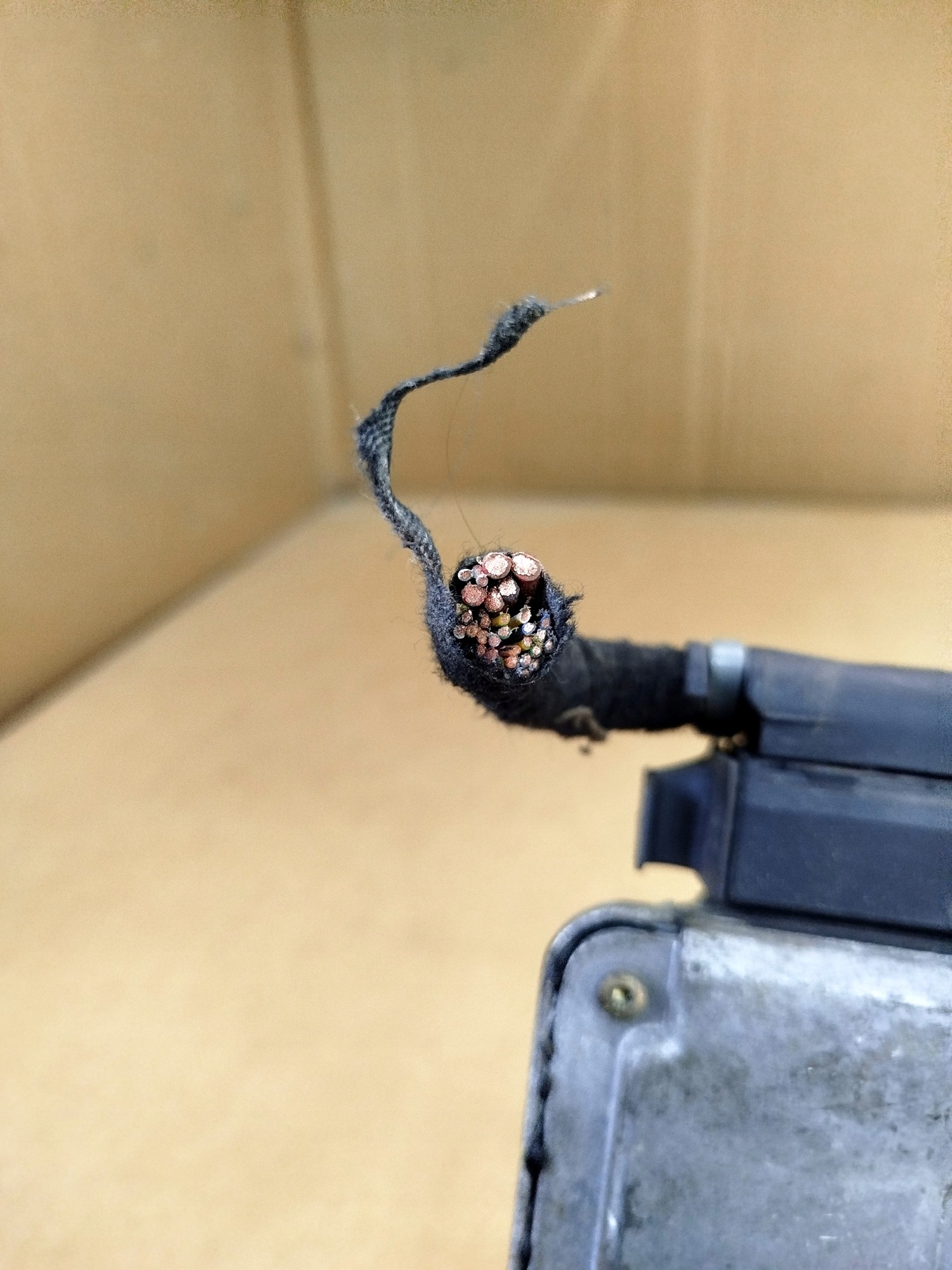 KOMPUTER STEROWNIK SILNIKA VOLKSWAGEN GOLF IV 036906034BB Producent części 100