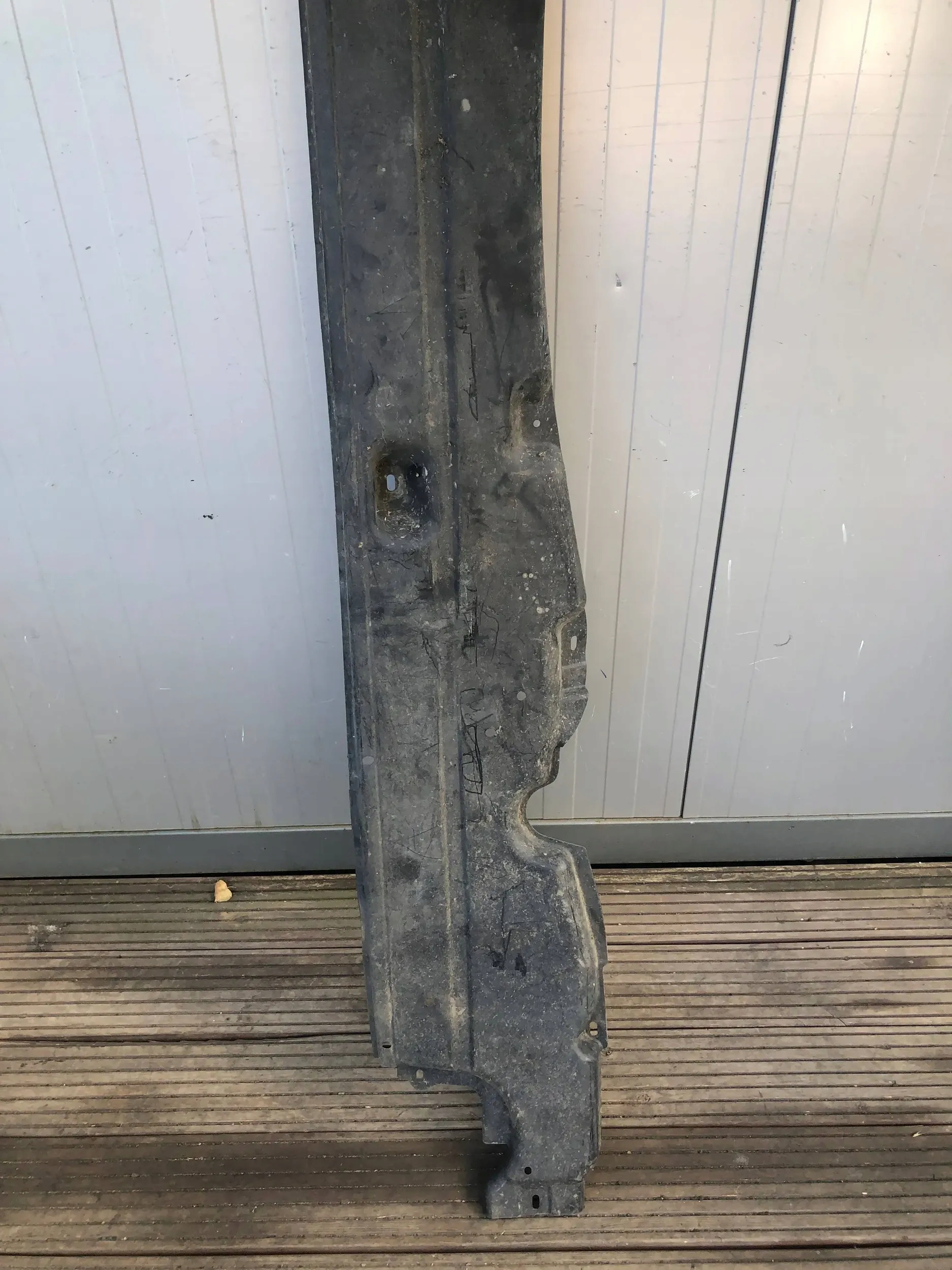 cover chassis left AUDI Q7 4L 7L8825211E