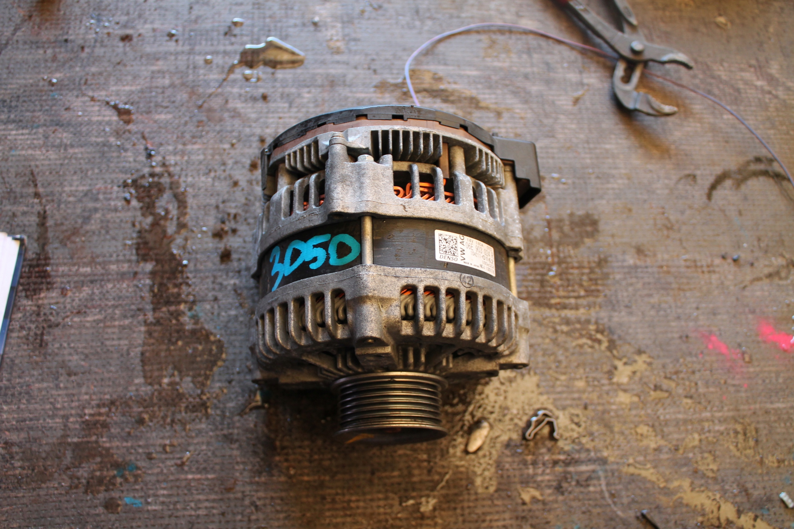 3050. alternator AUDI VW 06E903024R