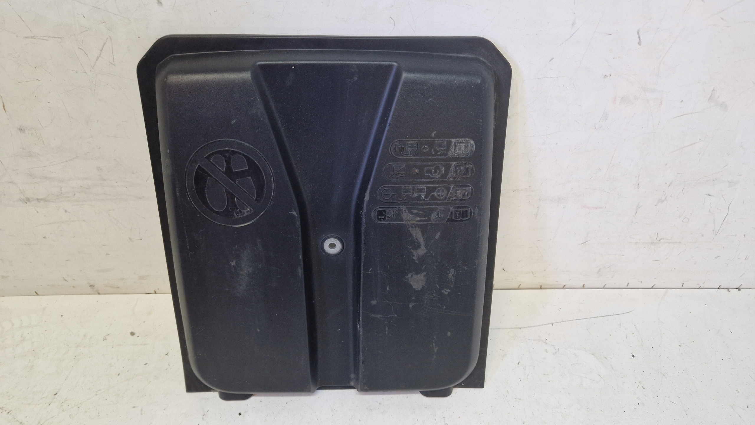 Крышка батарейного отсека daf xf 106 1850041