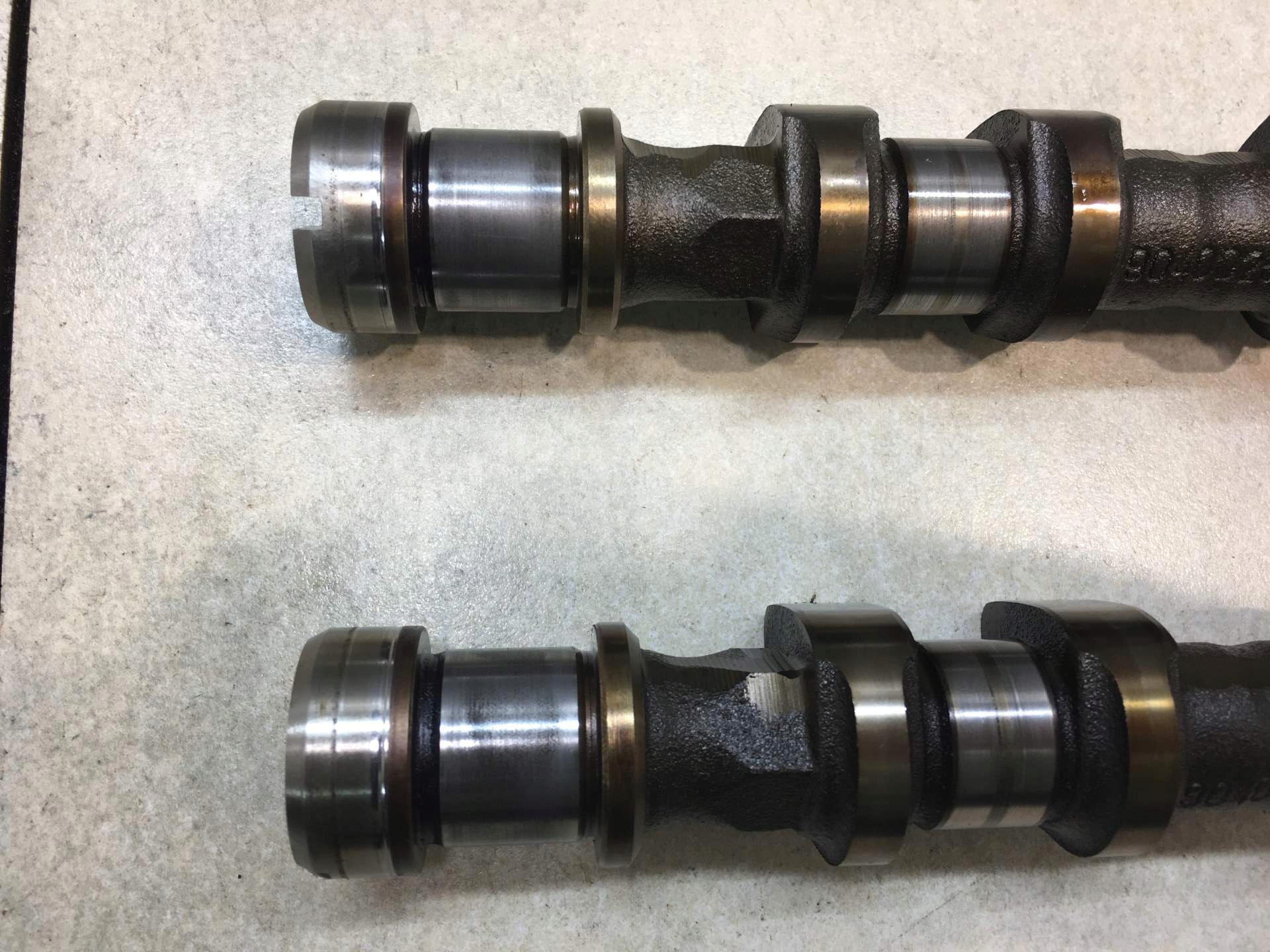 Arbre à cames OPEL ASTRA H 1.6 16V 90400263