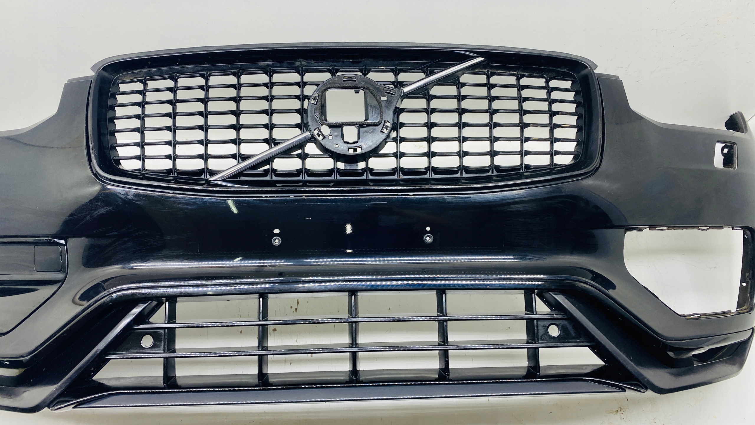 Zderzak przedni VOLVO XC90 II R DESIGN LIFT 2021- Kolor czarny