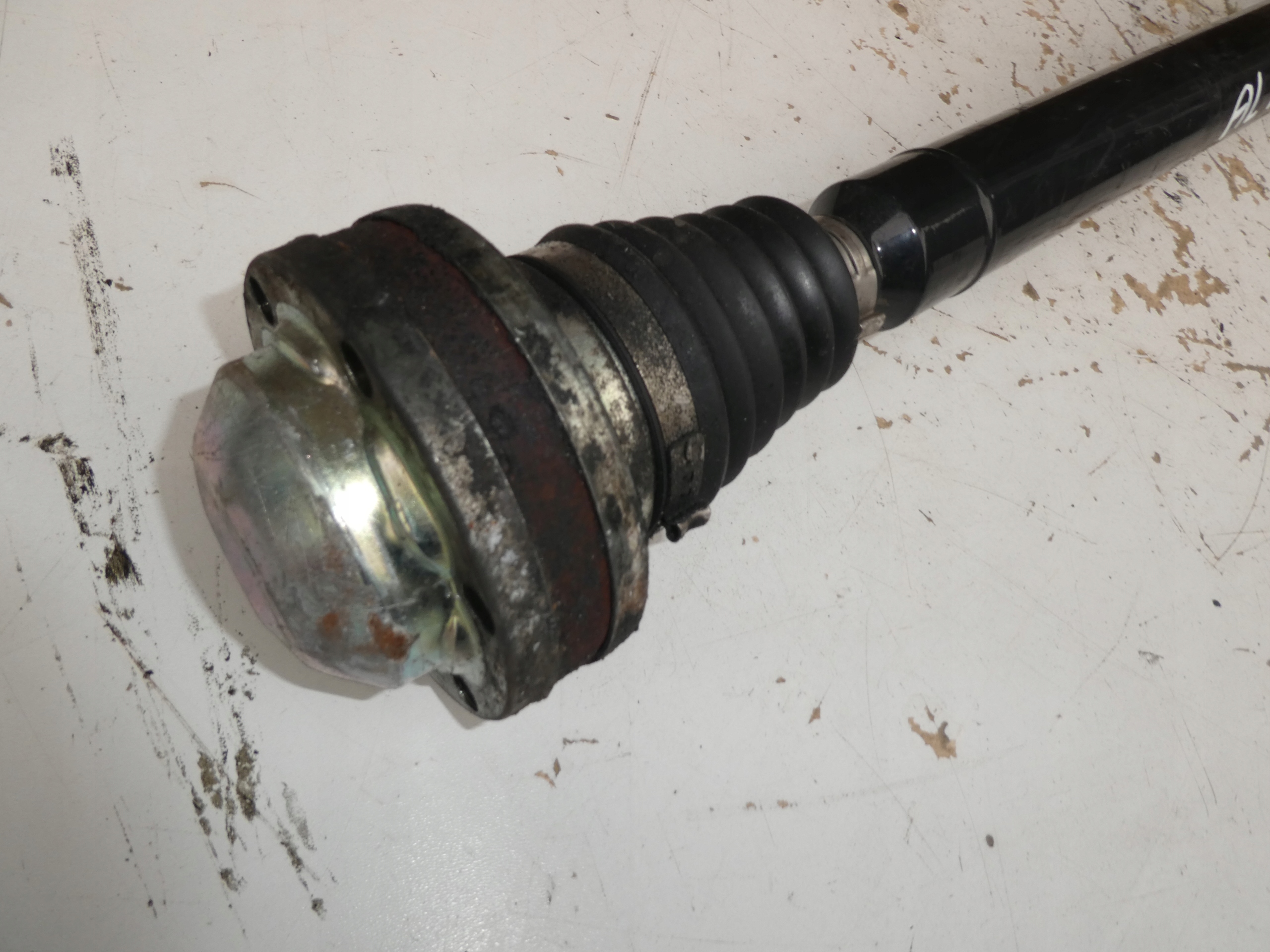 VW CADDY SKODA semi-axis right 3Q0407272AB