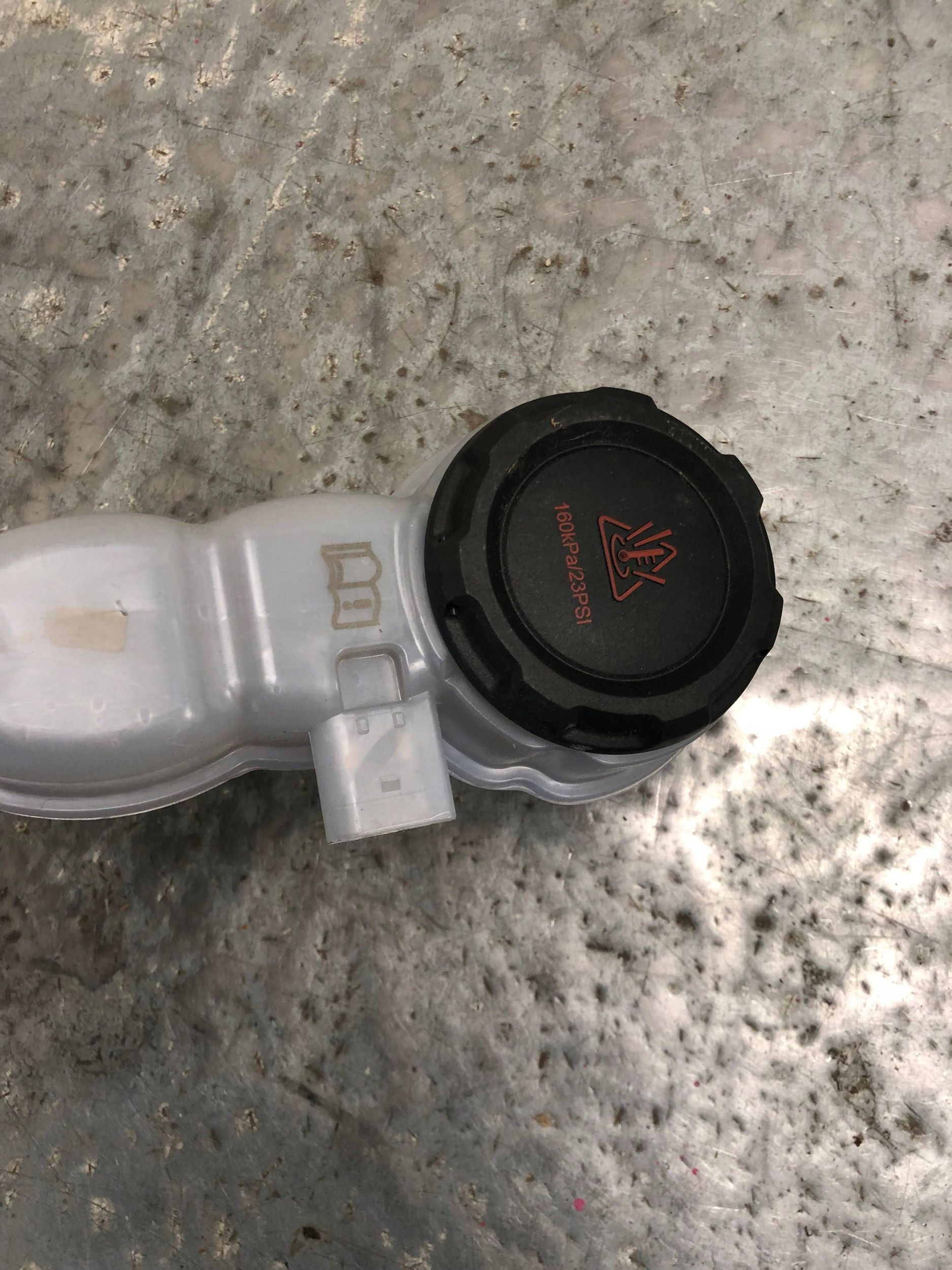 ekspanziona posuda VW TAYRON 3WA121407D