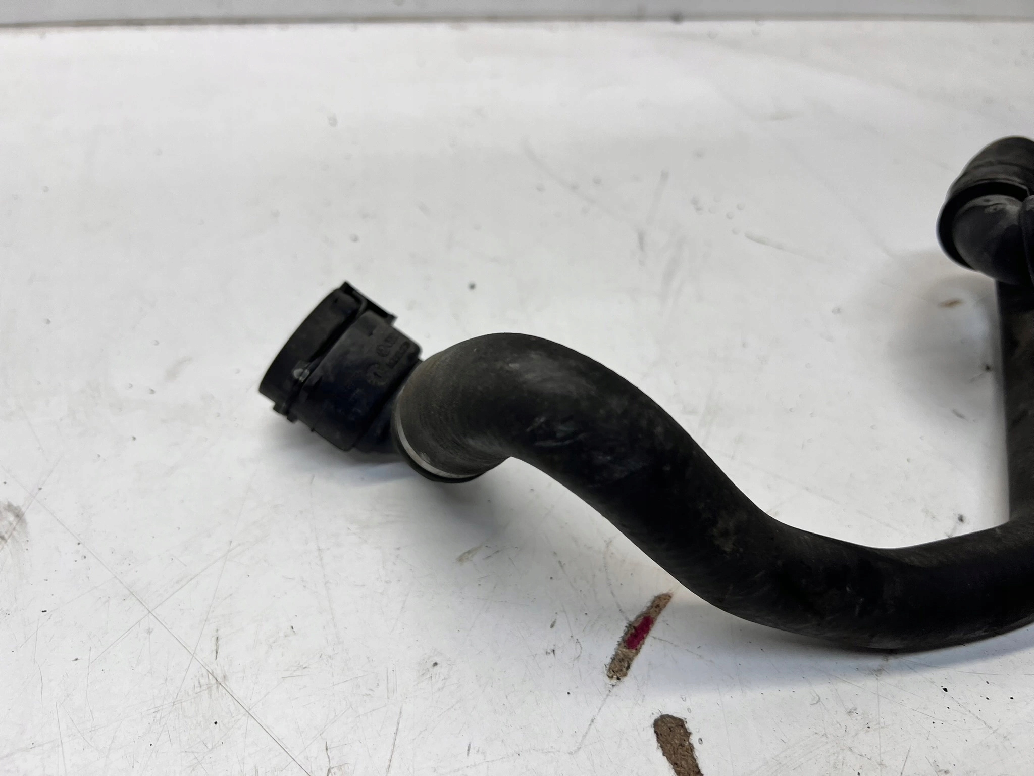 crijevo cijev vode AUDI A4 B8 A5 8T Q5 8R 8K0819334AF