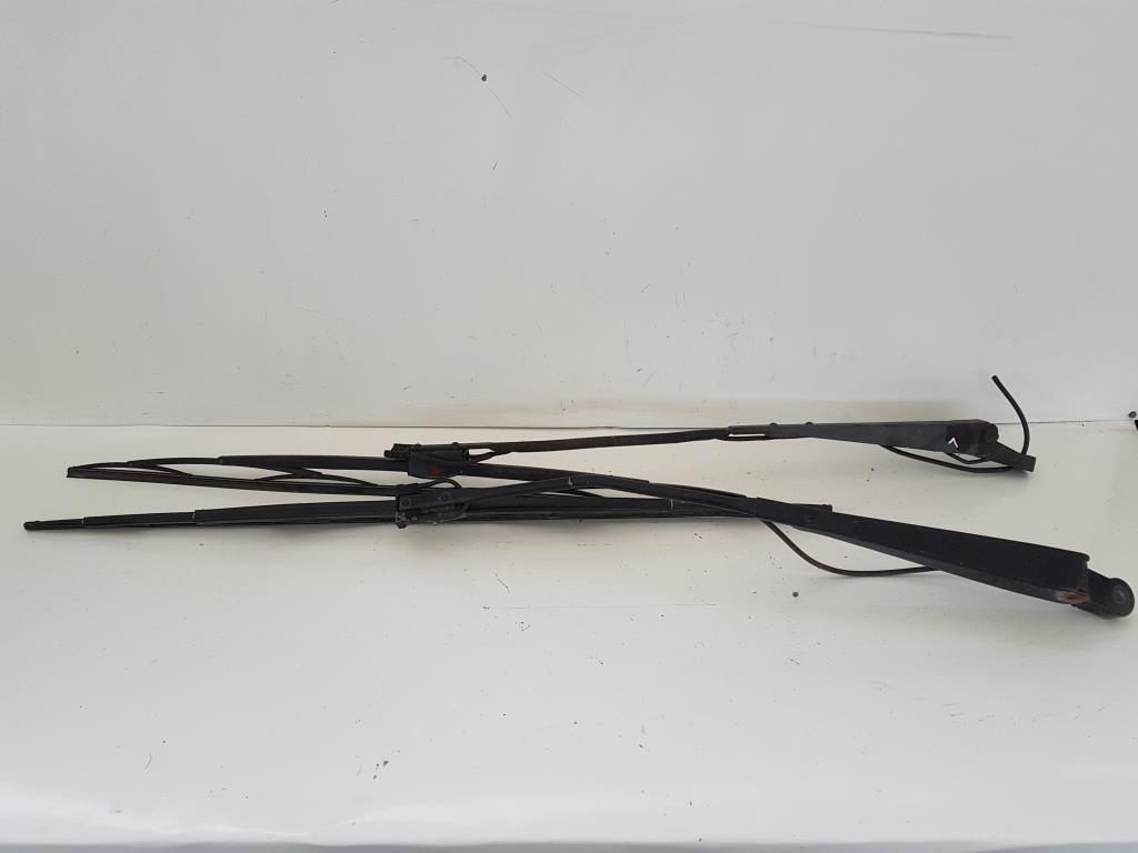 Рычаг стеклоочистителя автобус VOLVO B7R-C4 в сборе