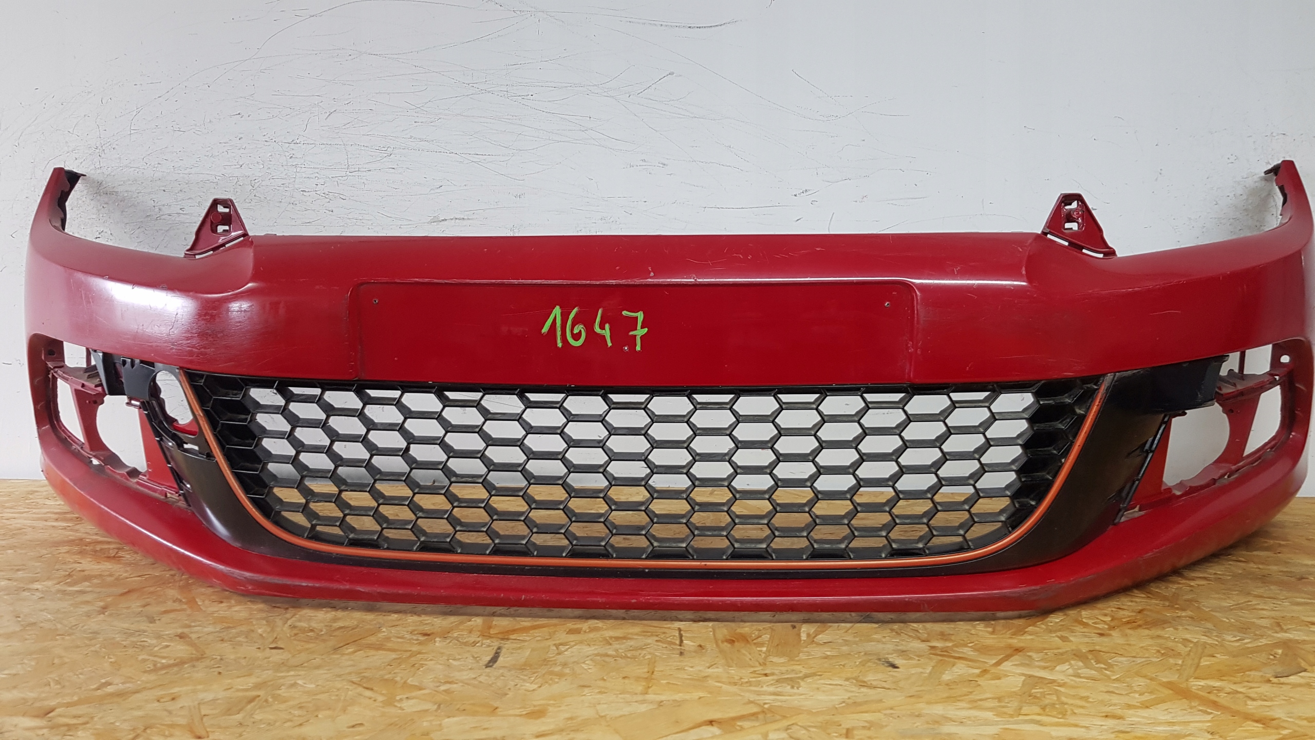 VW SCIROCCO NÁRAZNÍK PREDOK 1647