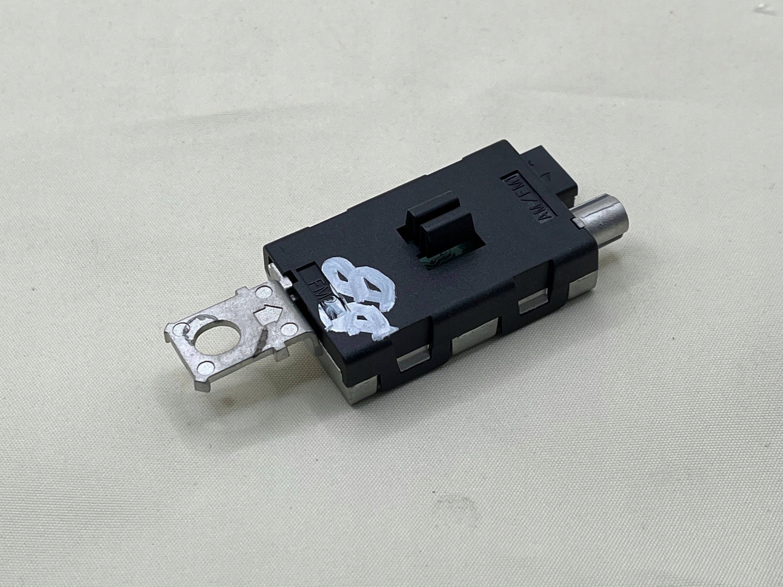 antenna amplifier CITROEN DS7 9678017080 30103947 2019 !J