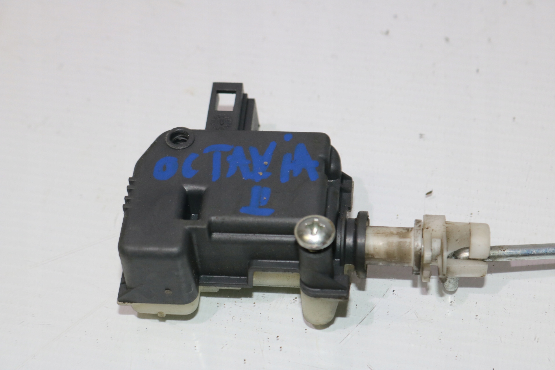 SIŁOWNIK ZAMKA CENTRALNEGO SKODA OCTAVIA II