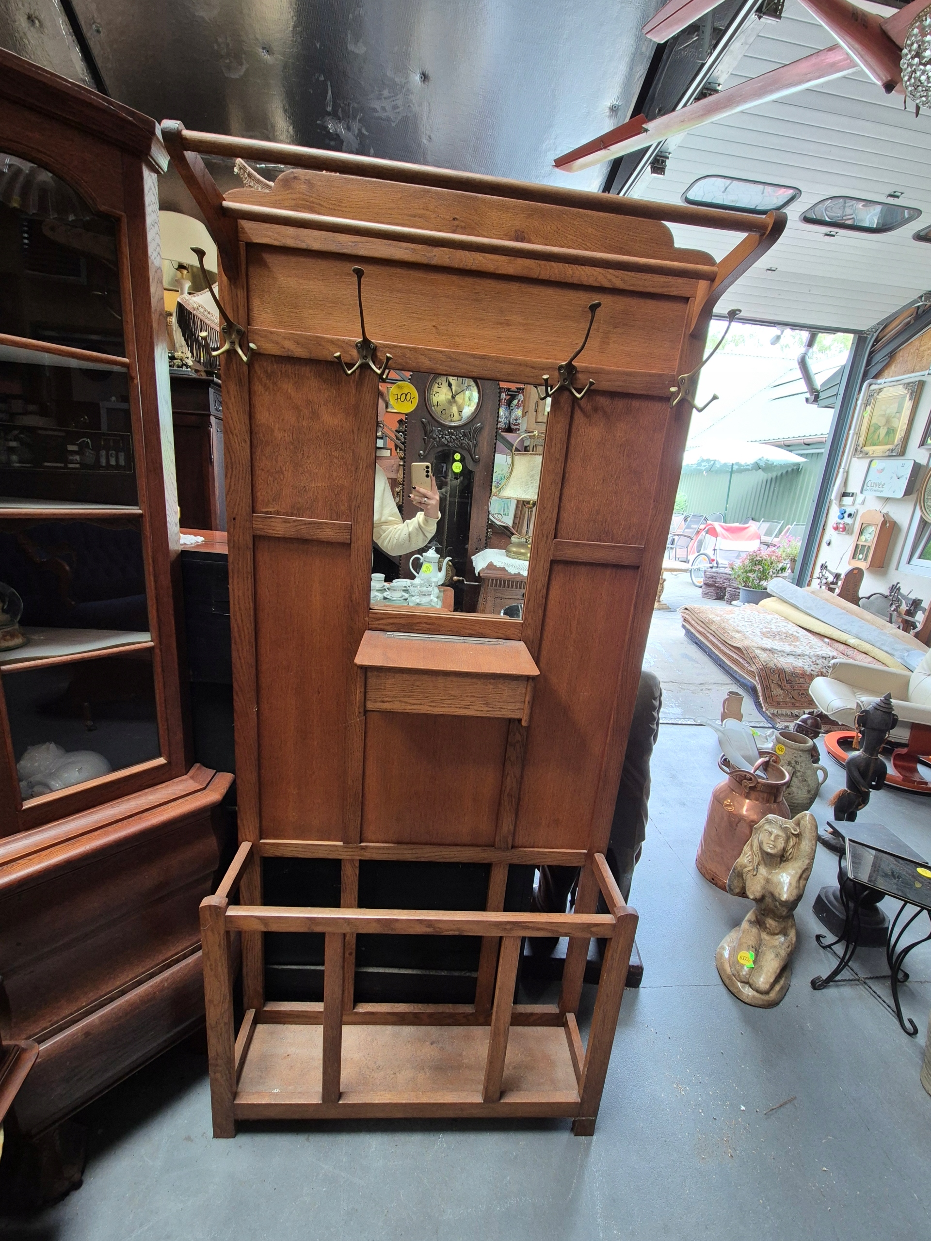 Dębowa garderoba z lustrem