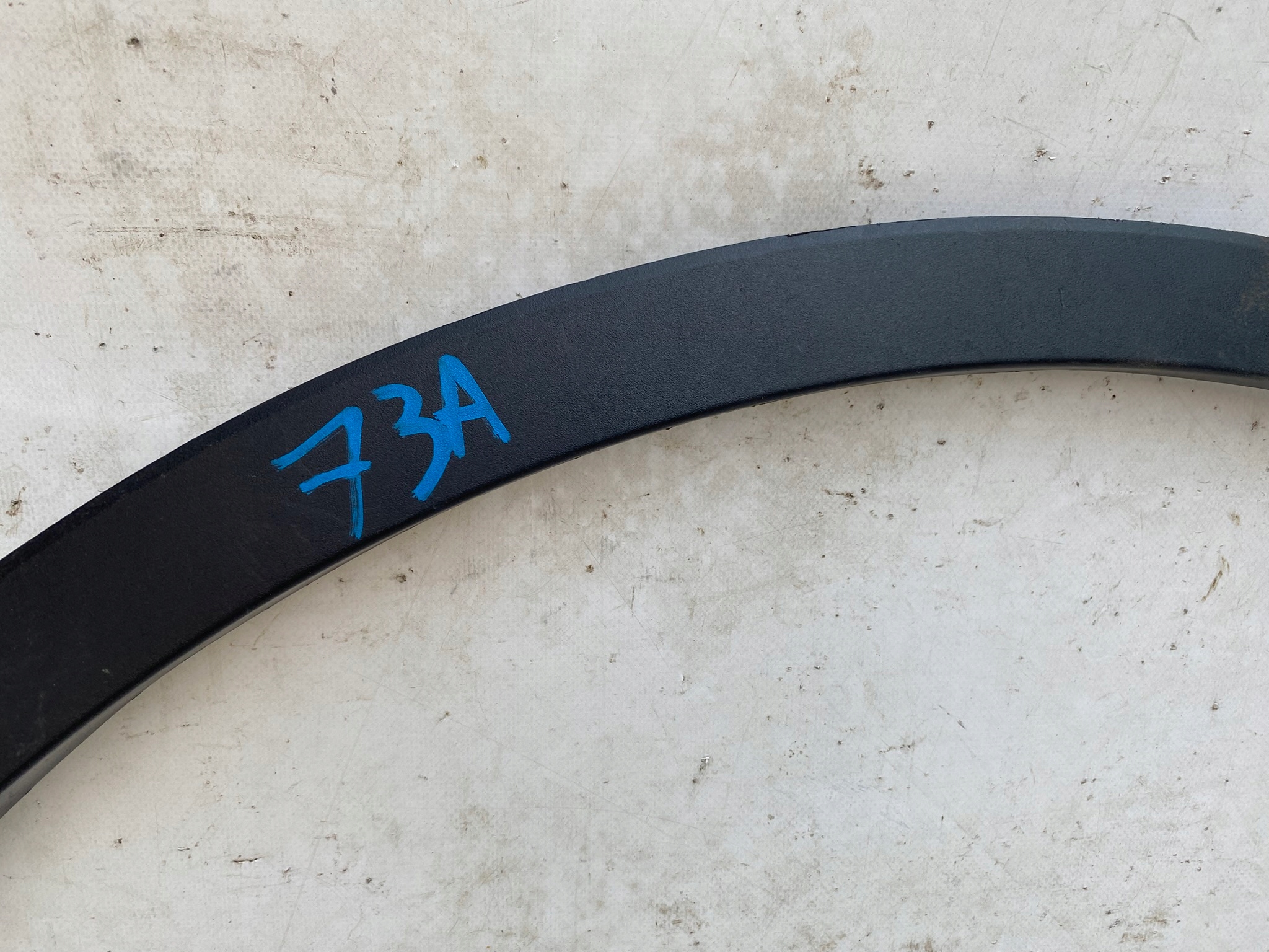 TESLA Y moulding for fender right front 1683860-00-A