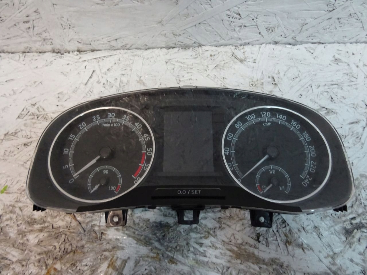 SKODA RAPID 1.4TDI dials 5JA920741B