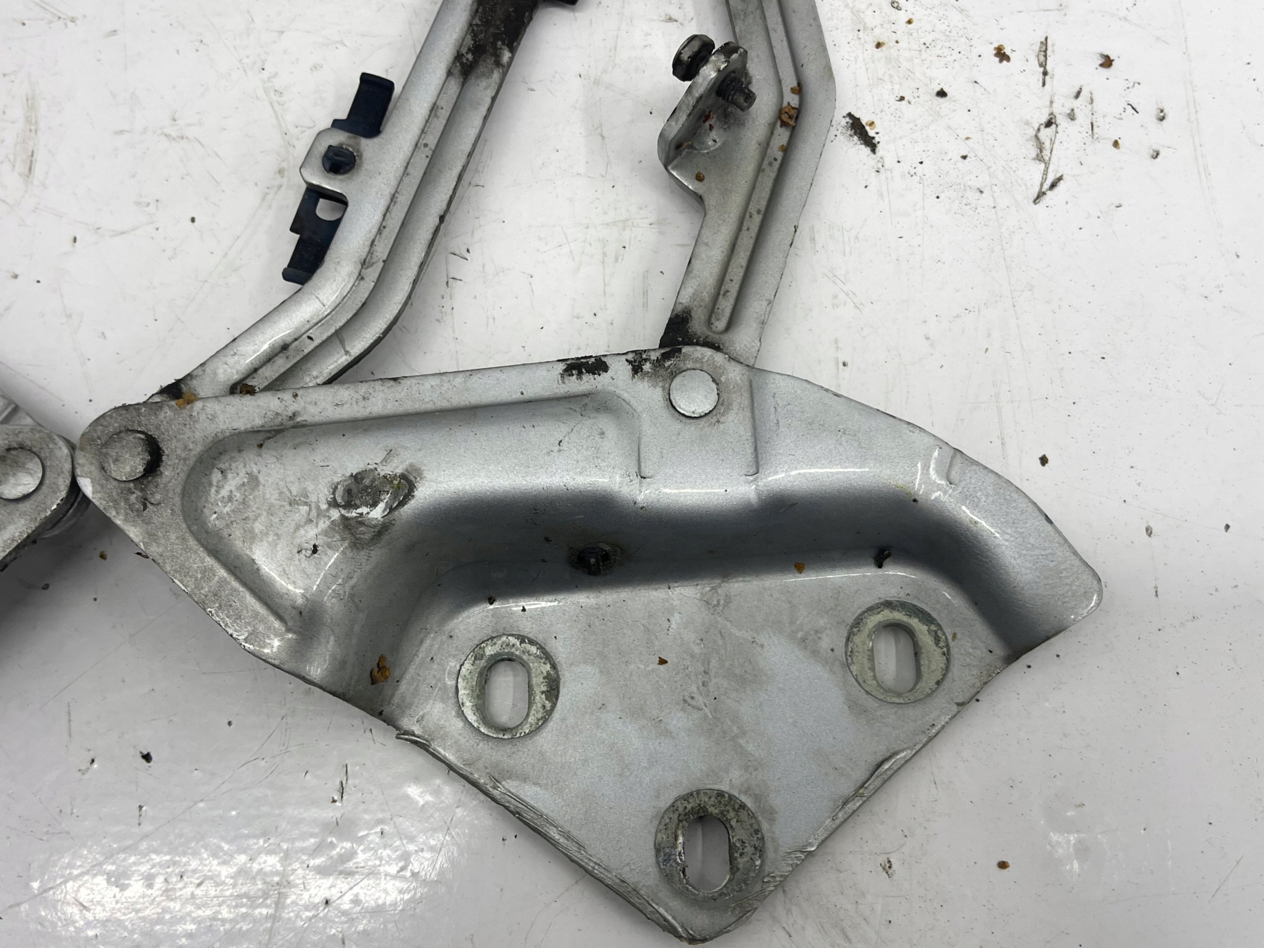 VW TOUAREG 7L hinge bonnets right left LA7W 7L6823301 7L6823302 KOMPLET