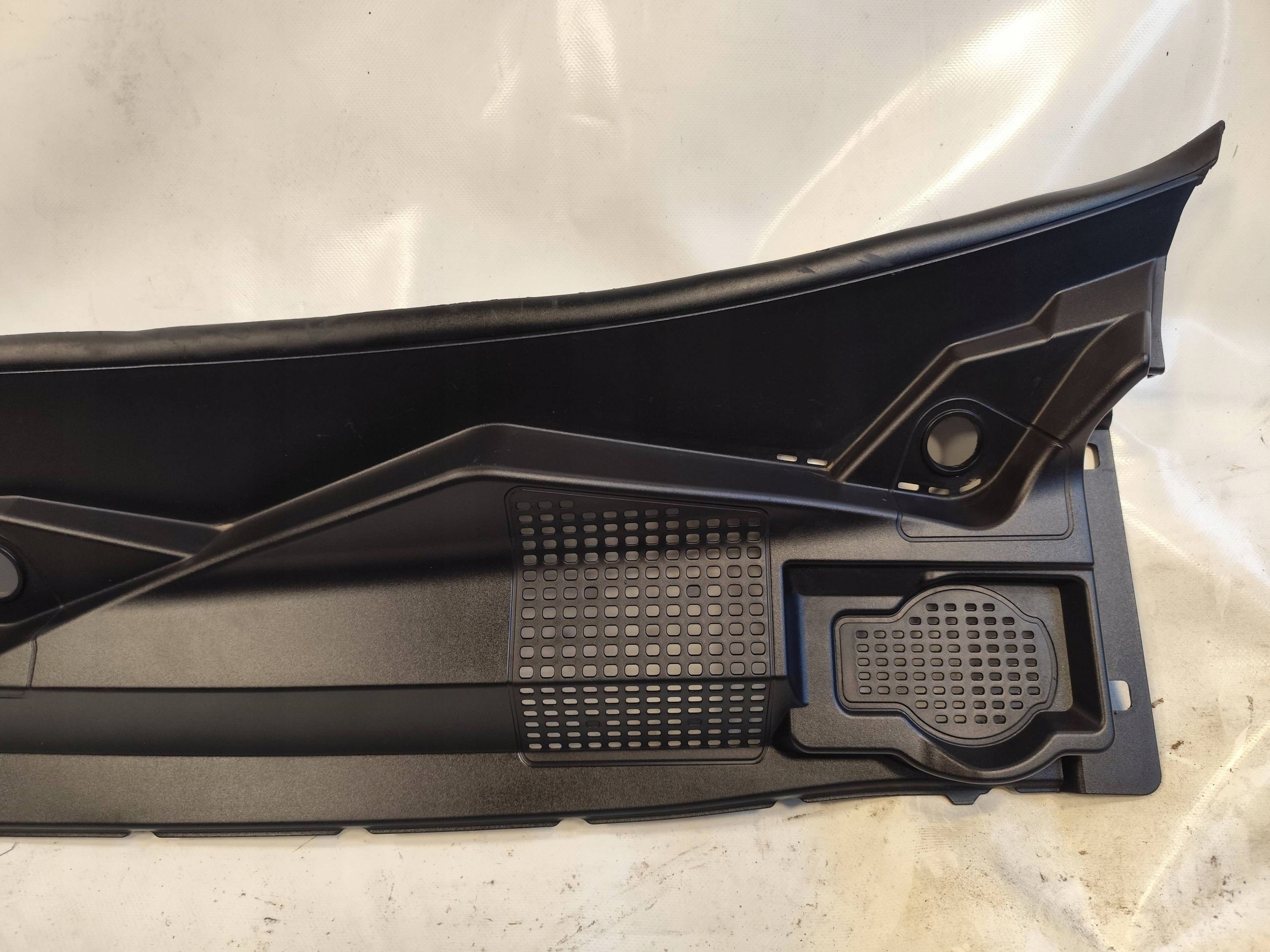 DACIA DUSTER III torpedo 668127001R