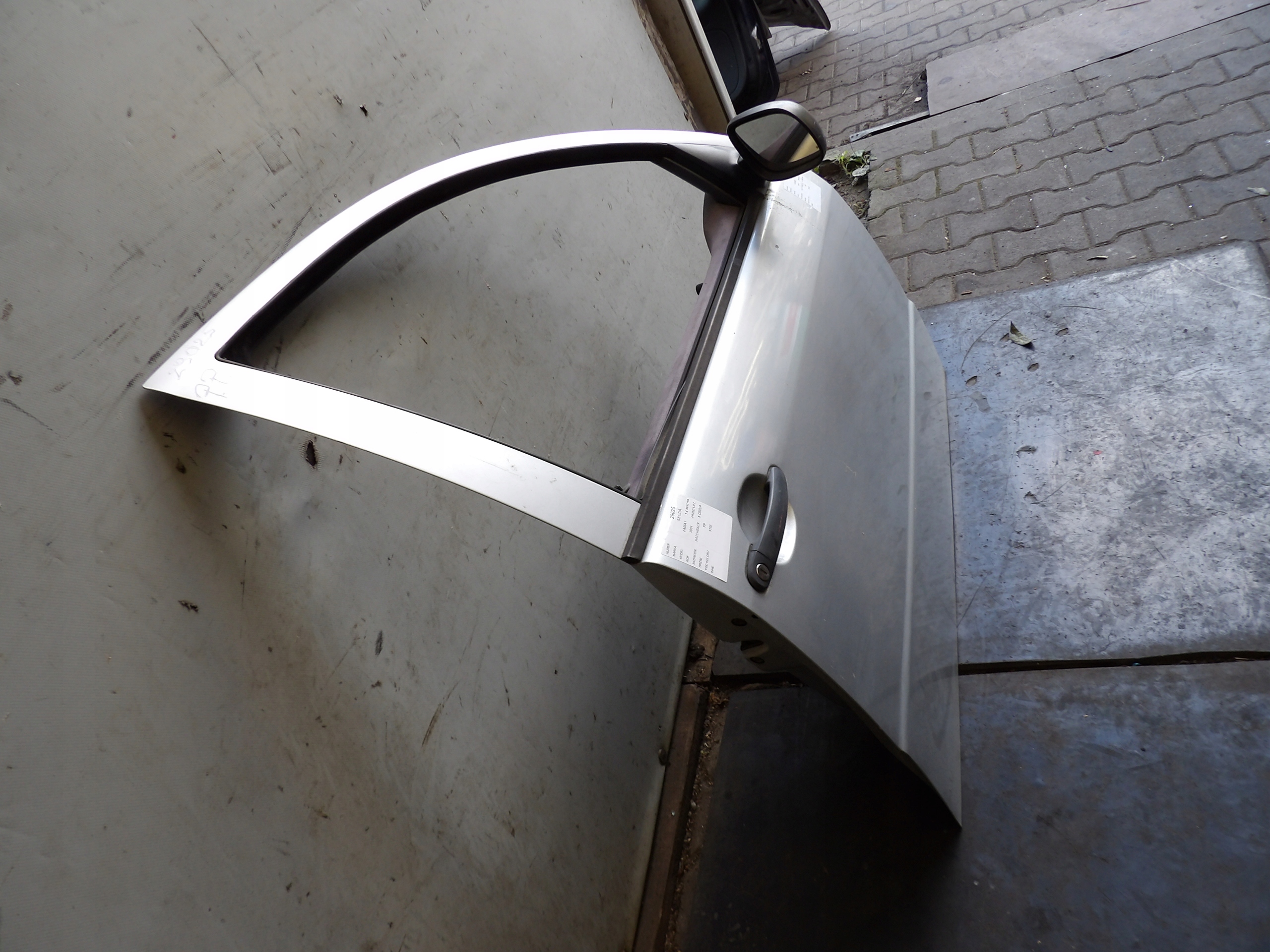 Skoda Fabia and door front right HB 5D lak. 9102