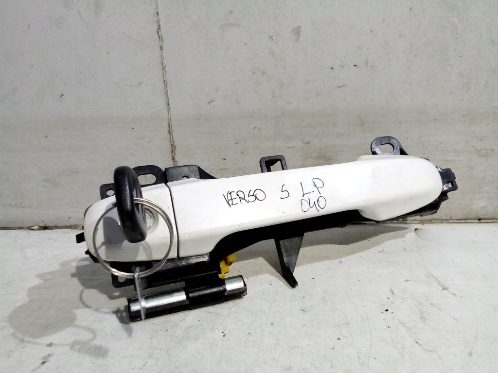 Toyota Verso S handle exterior left front + key 040