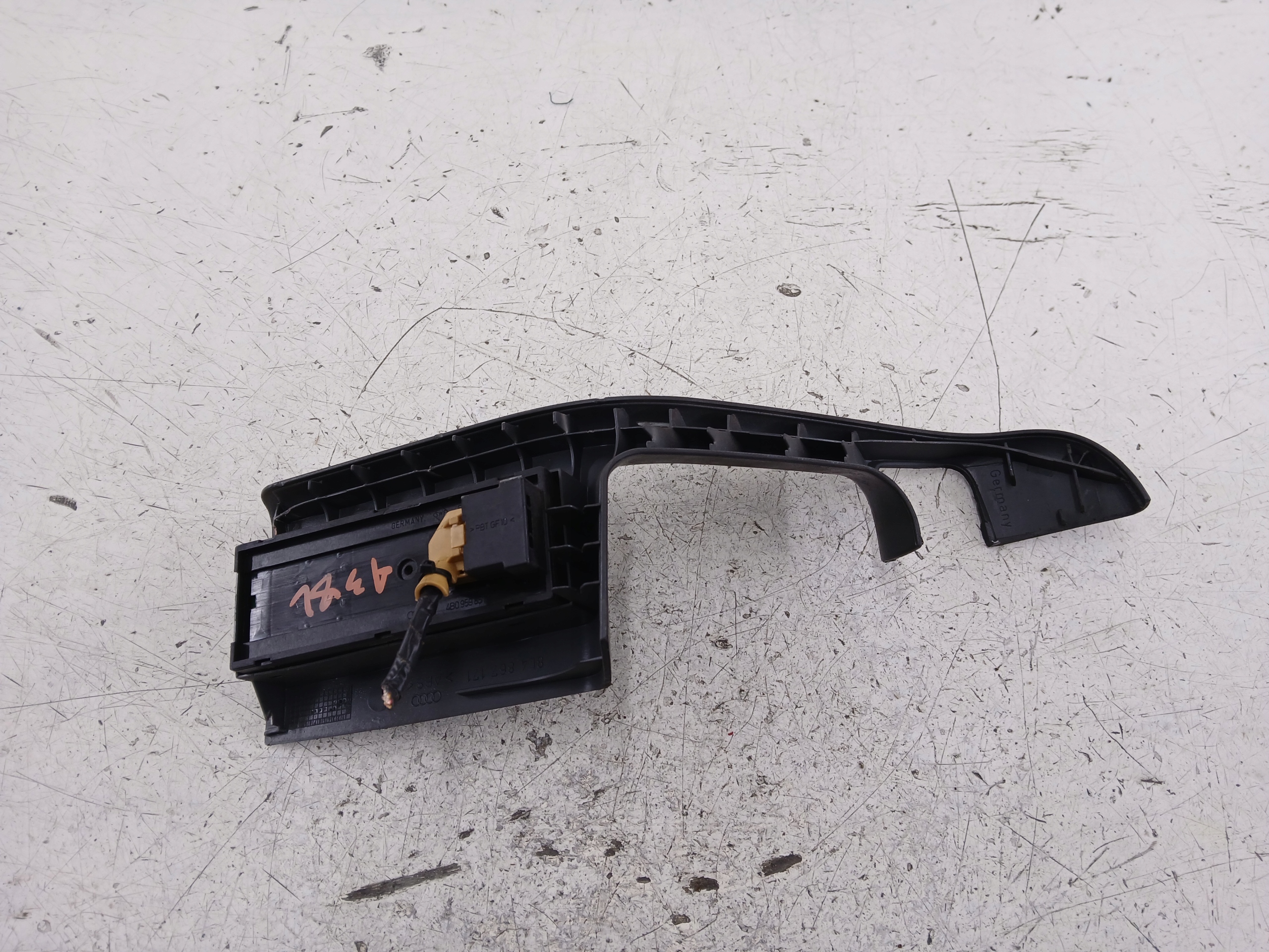 AUDI A3 8L PANEL SZYB bal eleje RACZKA