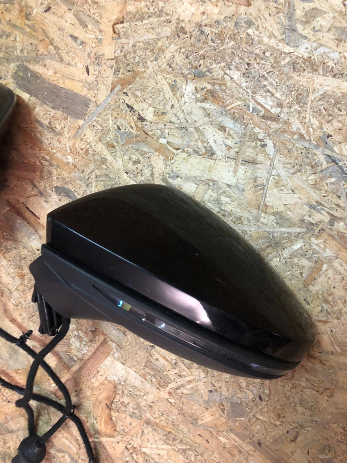 AUDI A6 C8 4K LUSTERKO ZEWNĘTRZNE PRAWE R 14 PIN Strona zabudowy prawa