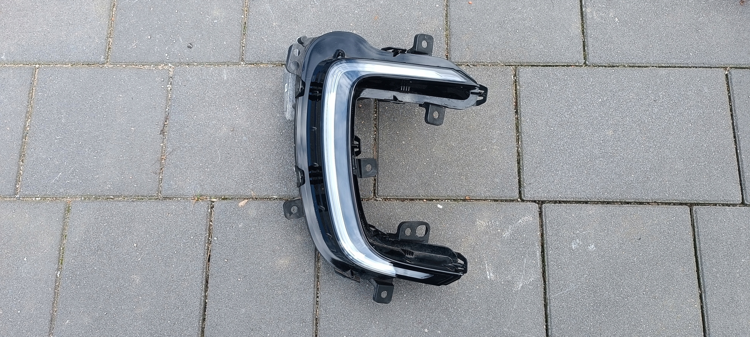 vw UP РЕСТАЙЛИНГ противотуманная правая 12E941056E