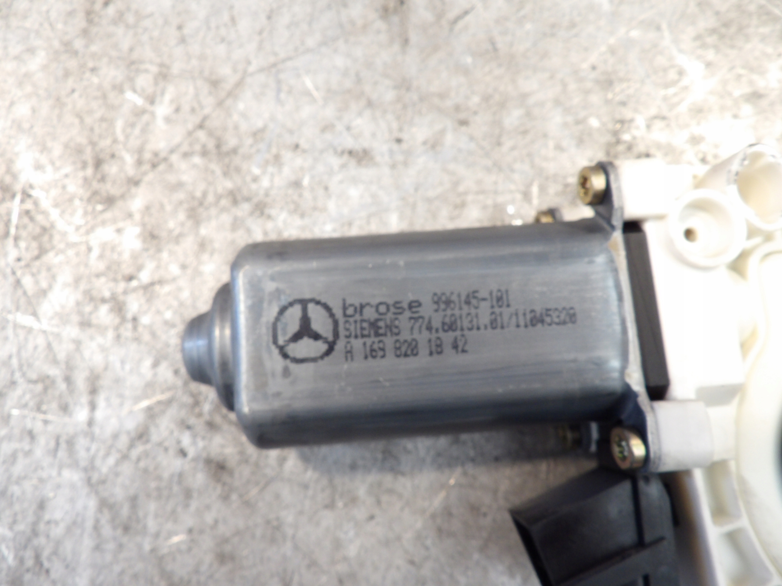 Mercedes A169 mini motor lifting windows right A1698201042