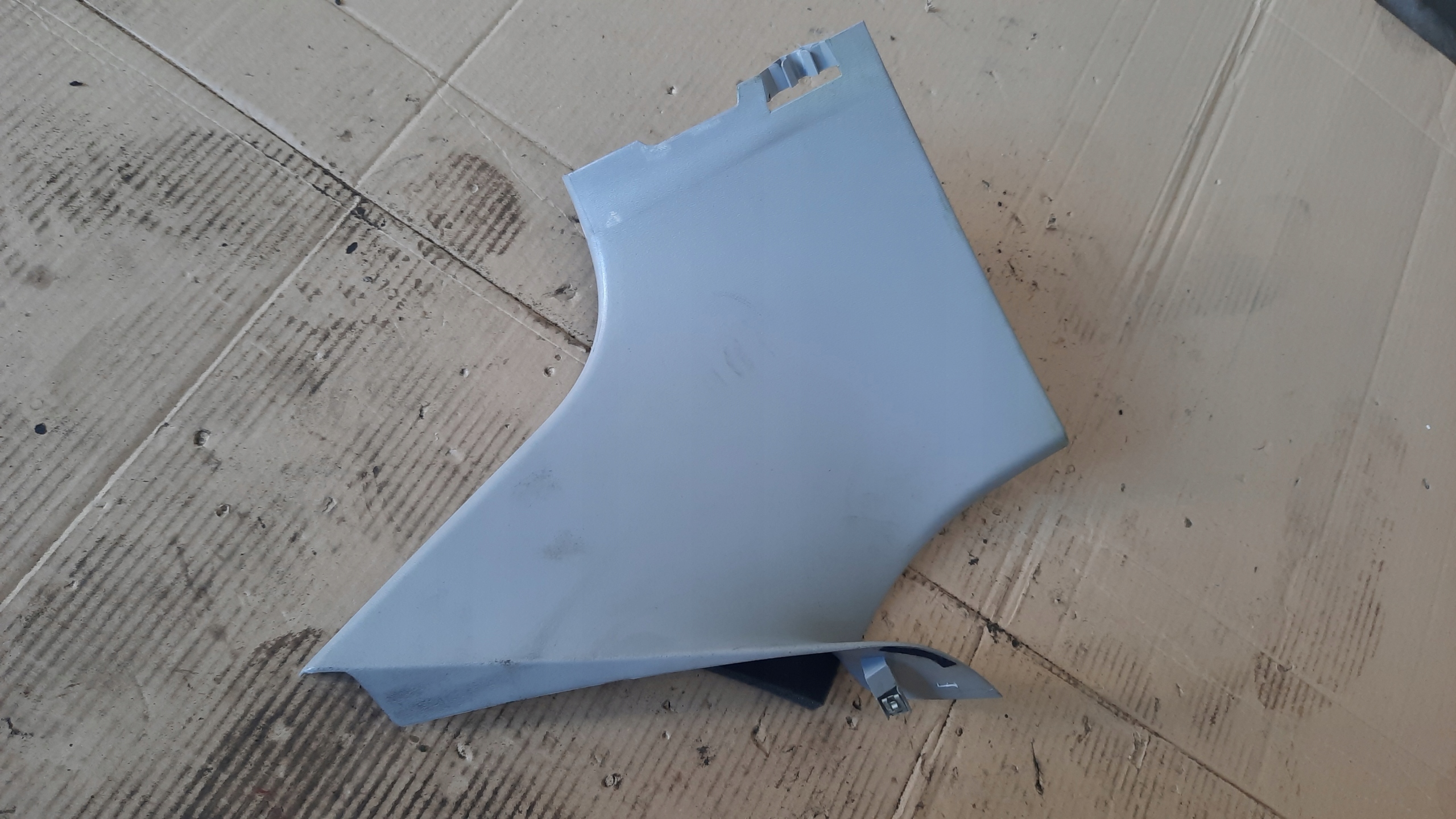 ЗАХИСТ СТОЙКИ ЗАД. ЛІВА VOLVO V601r 31102007