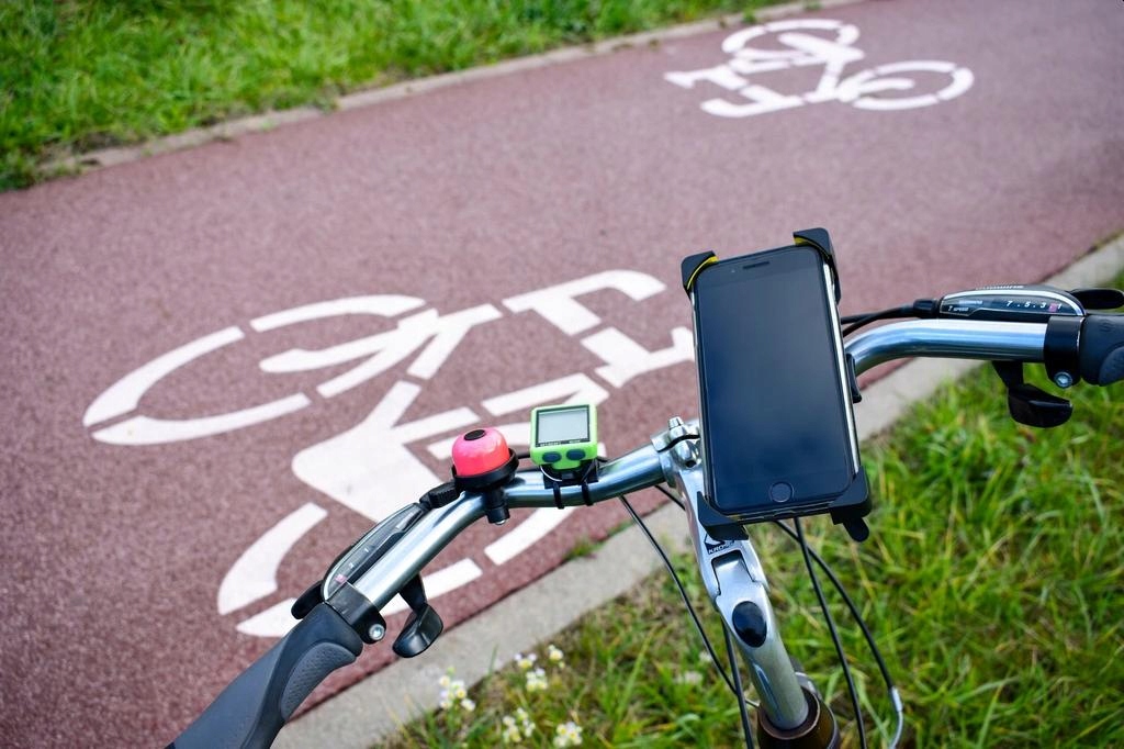 SAMOZACISKOWY TRZYMAK ROWEROWY NA TELEFON KOMÓRKĘ Model UBIKEOTX