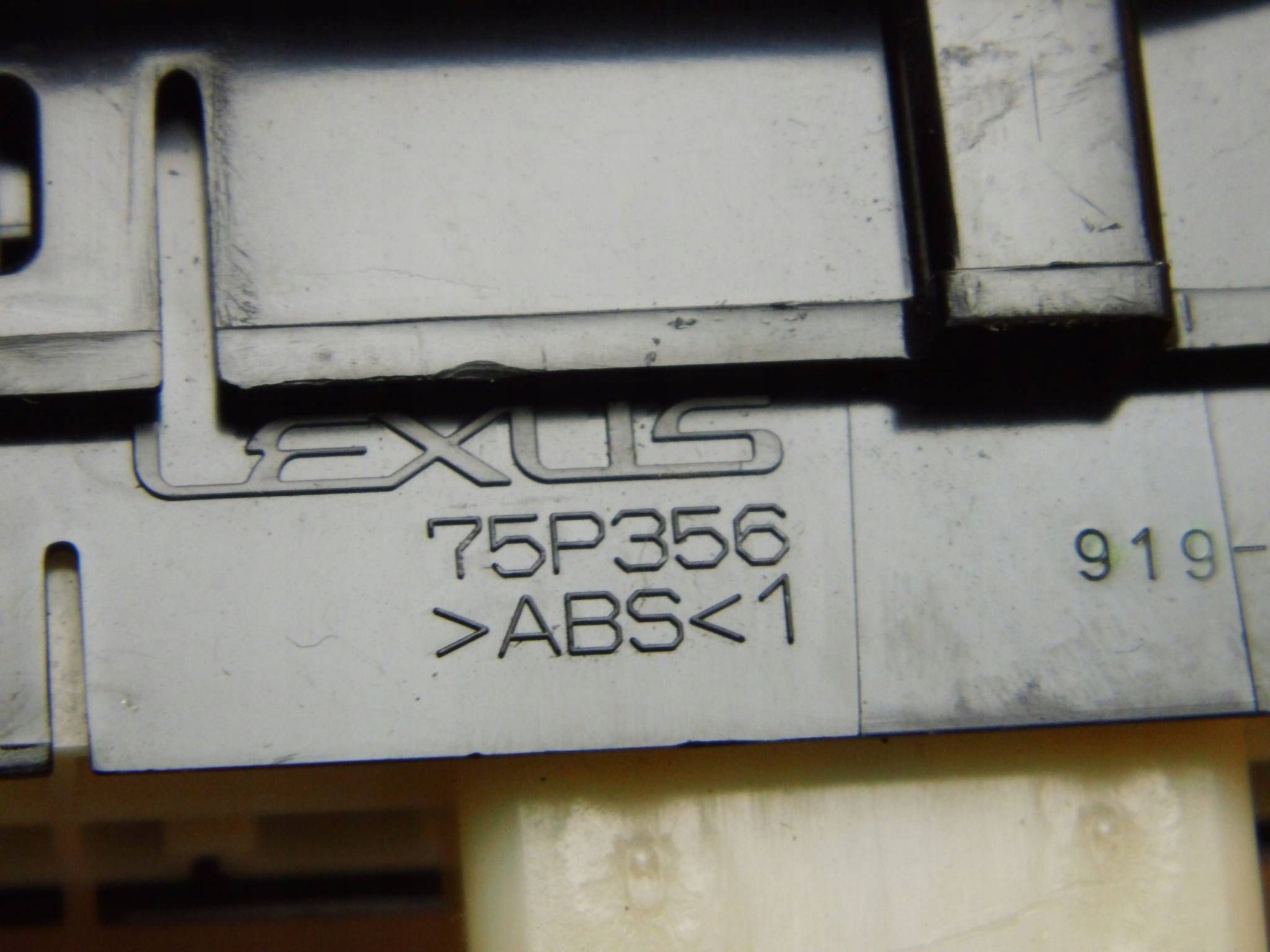 Lexus RX450H panel switch ASC kamery 75P356