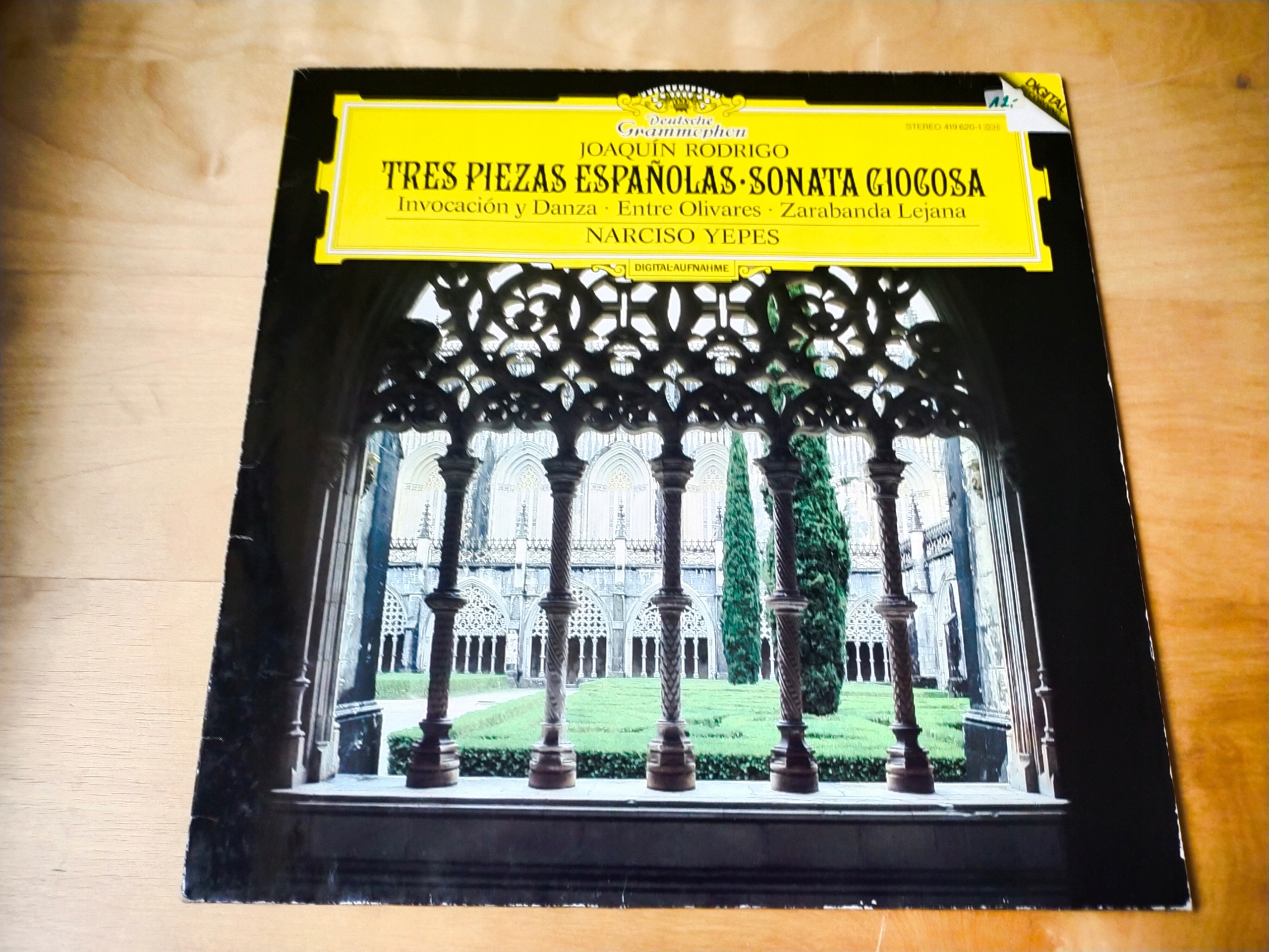 RODRIGO Tres Piezas Españolas, Sonata Giocosa - DEUTSCHE