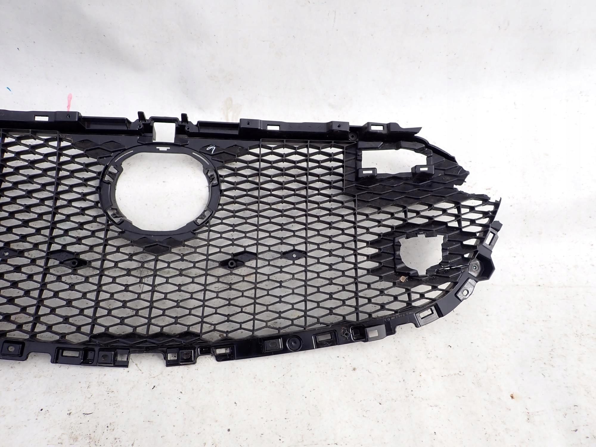 MAZDA 3 IV 19-> Grill Grill