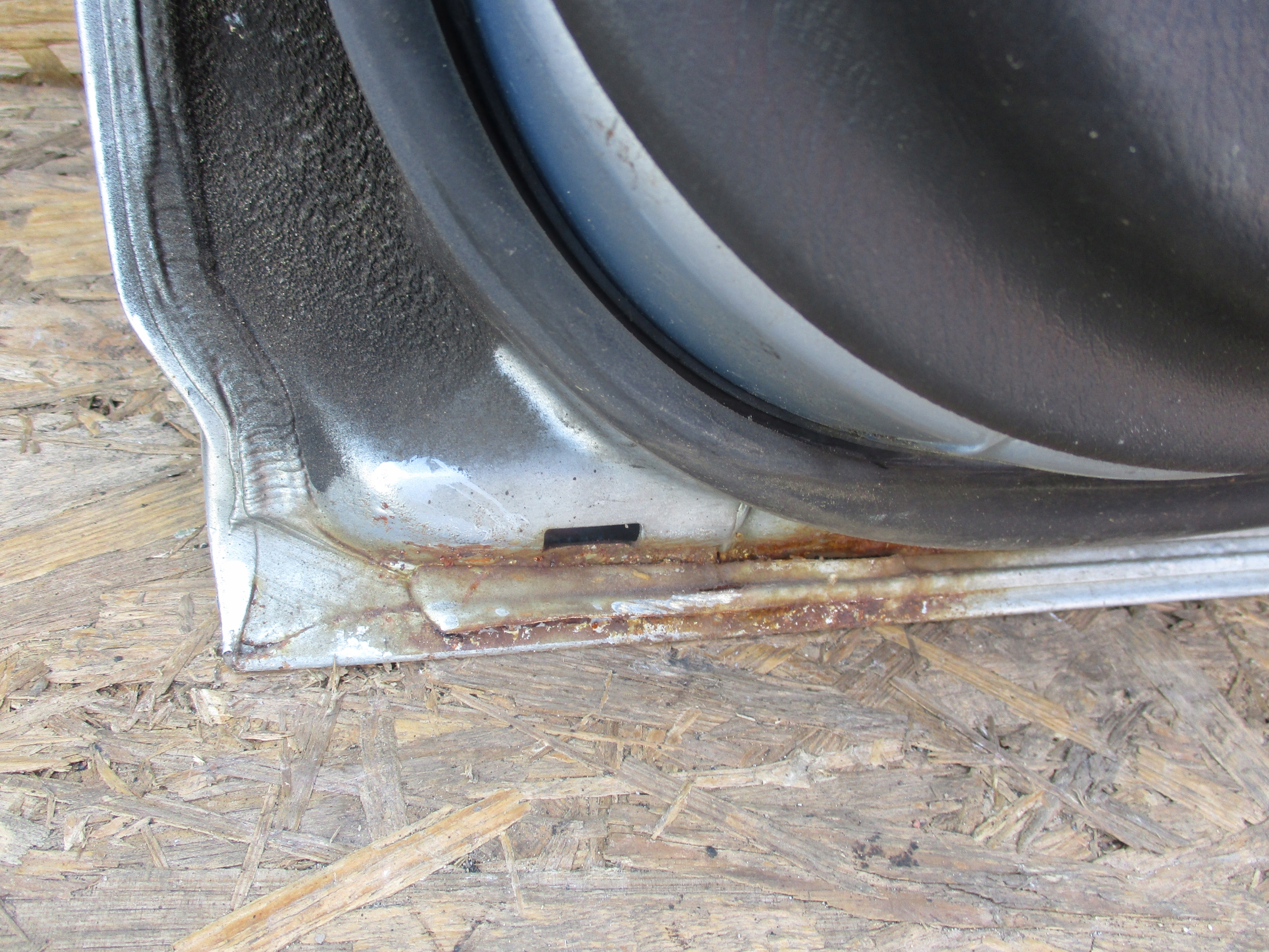 Drzwi tył prawe Mazda 323 BJ HB Strona zabudowy tył - prawa