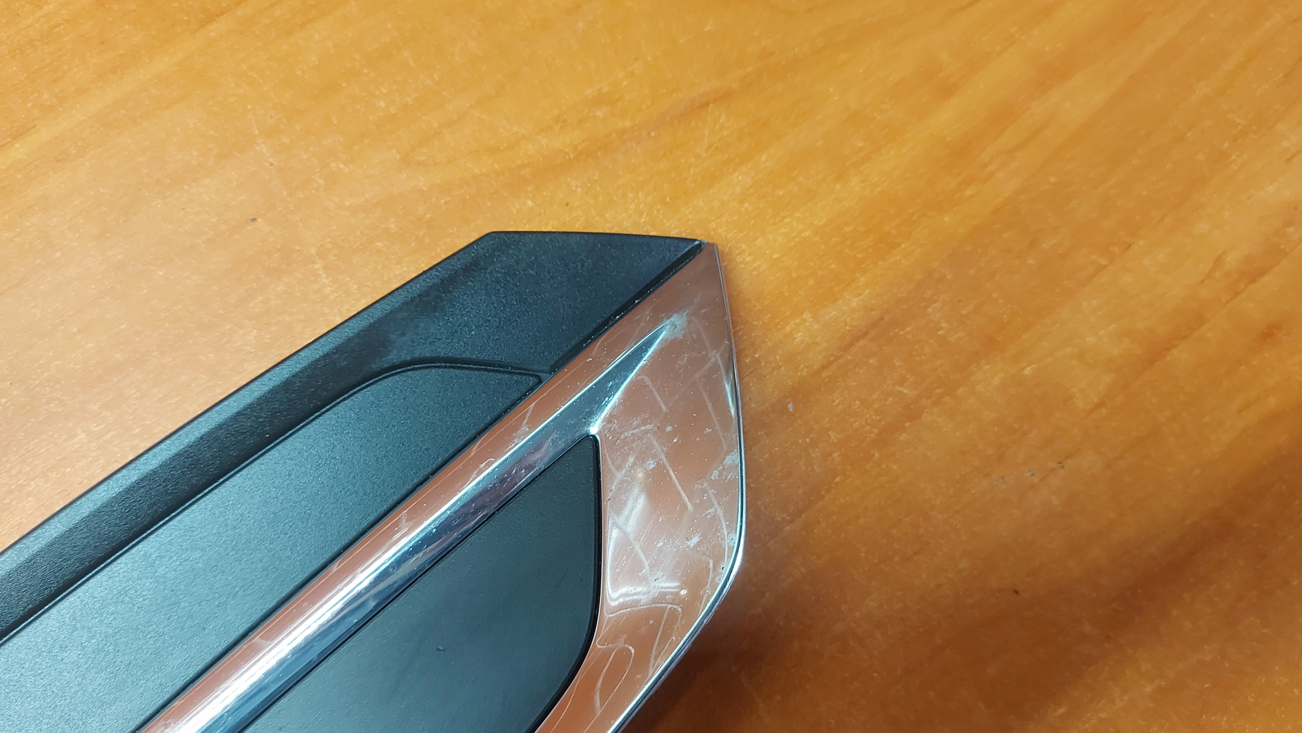 spoiler grid CHROM of a bumper right right front front VOLVO XC60 II