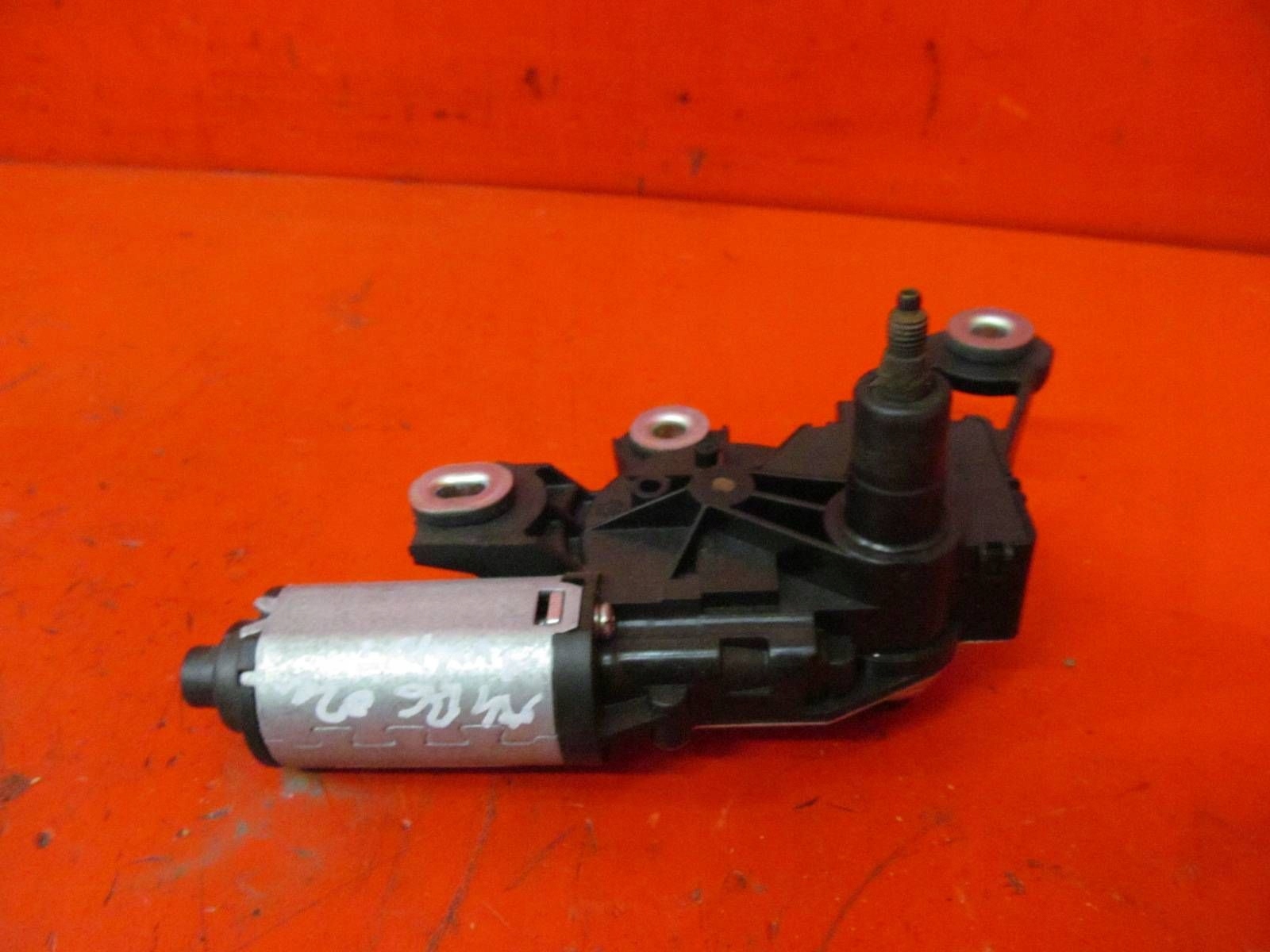 AUDI A4 B6 8E2 KKOMBI AVANT motor ablaktörlők far