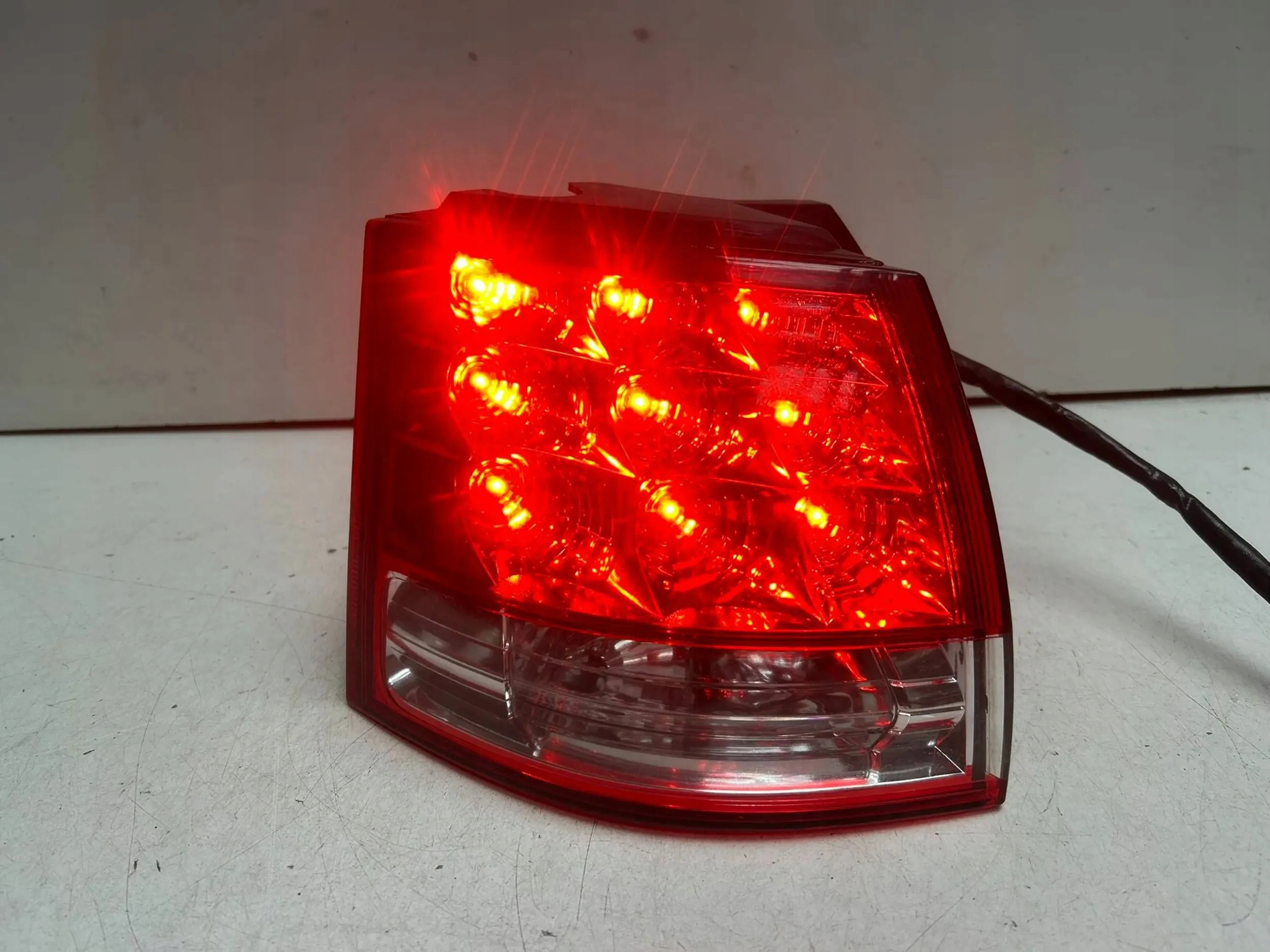 Lampa tył lewy Citroen C-Crosser 2008