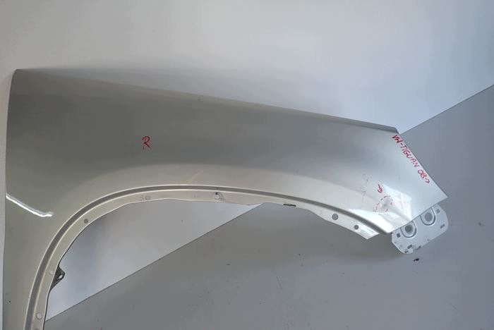 VW TIGUAN and 08-15 fender right front front