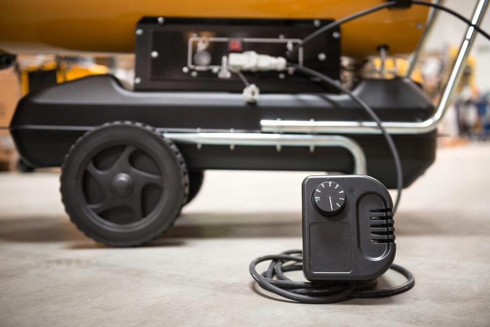 TERMOSTAT POMIESZCZENIOWY MASTER TH-5 - 10M Kolor dominujący czarny