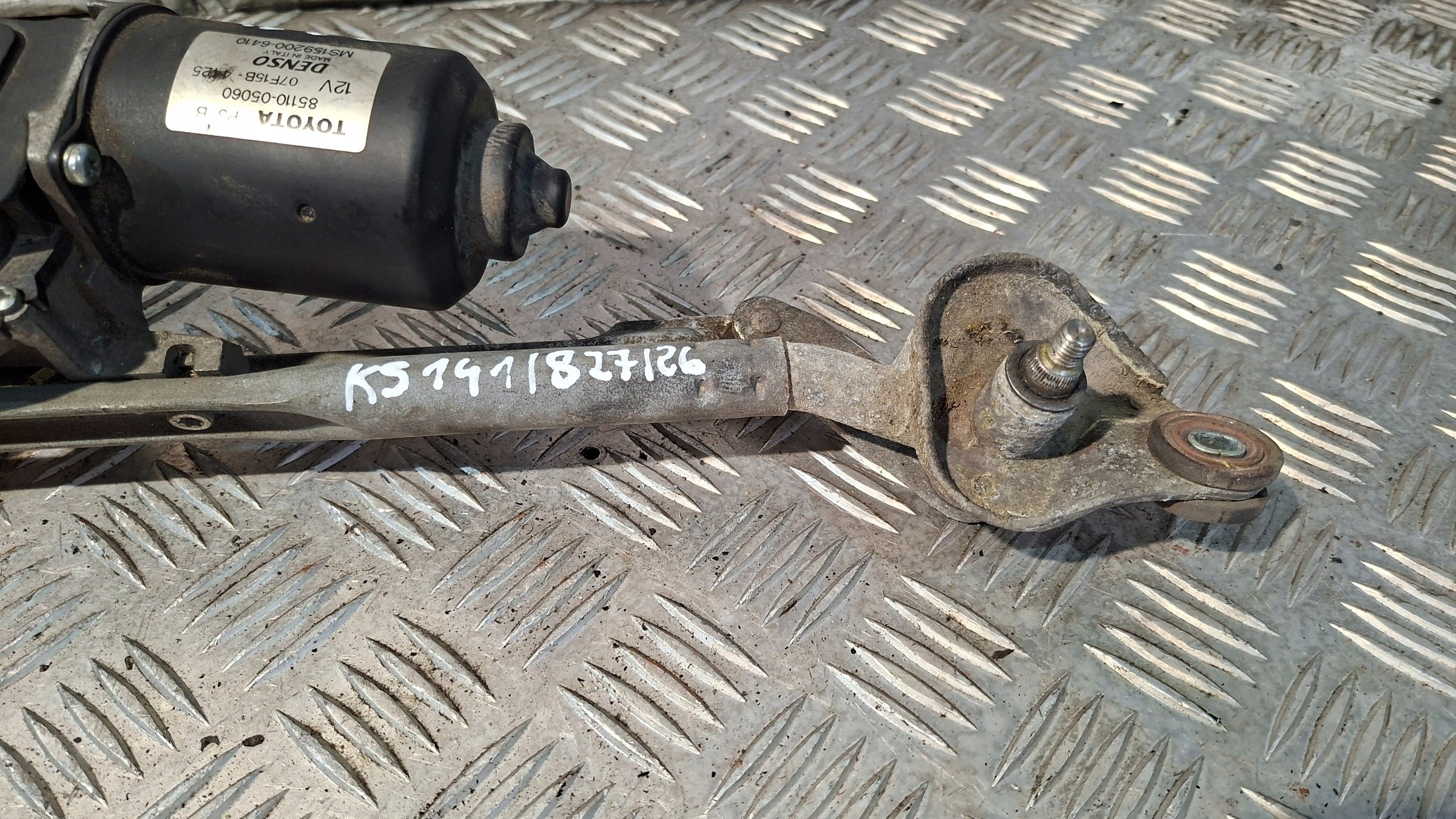 wiper mechanism front TOYOTA AVENSIS T25