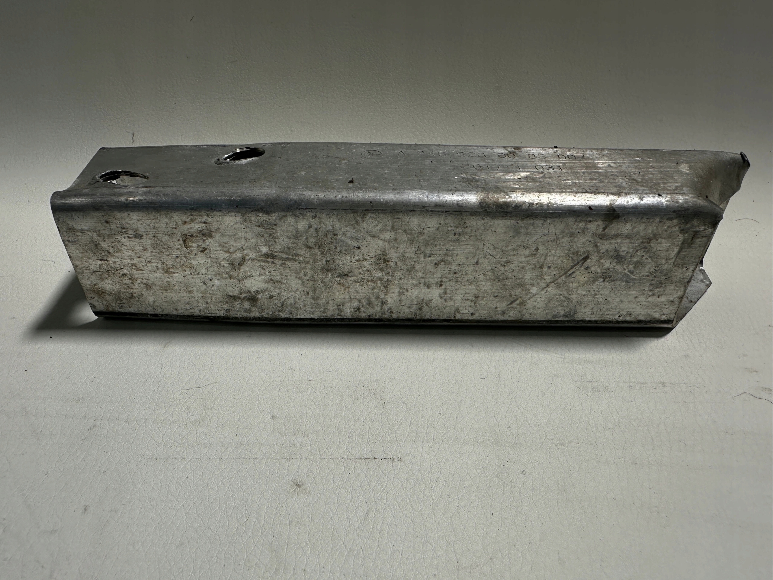 Mercedes W176 console beam tip A2466260088