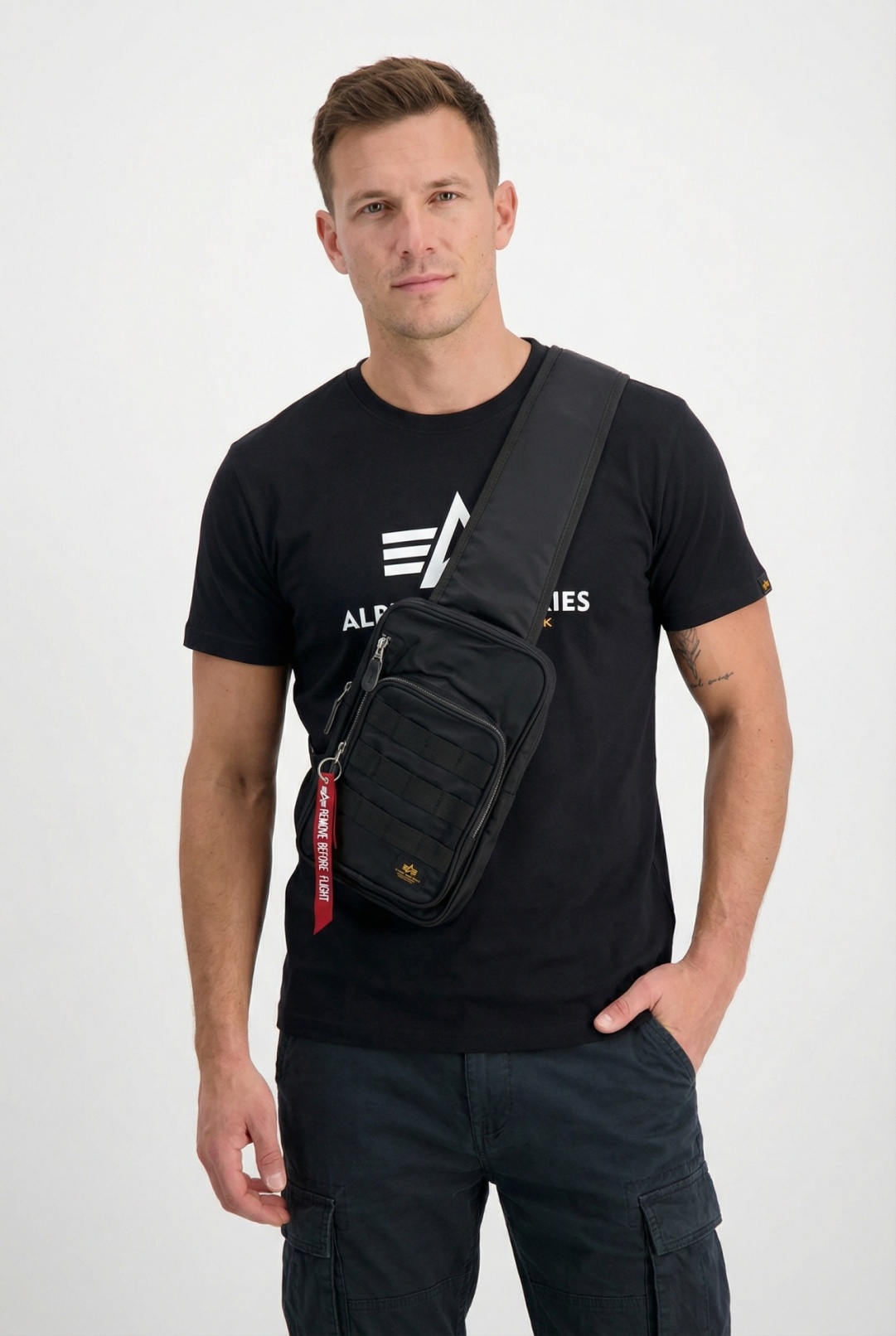 Taška Label Sling Bag černá