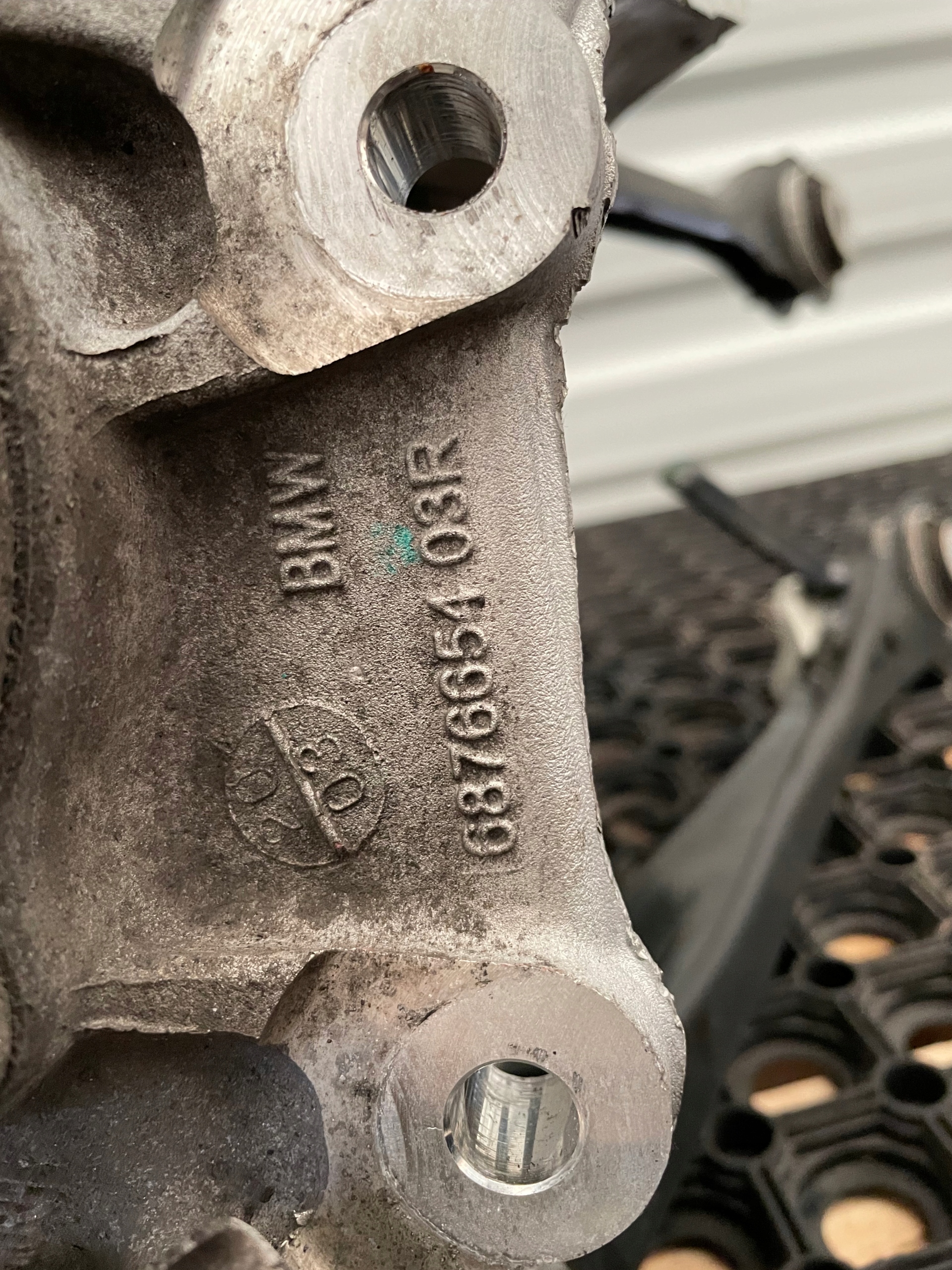 BMW X6 G06 X6M ZWROTNICA WAHACZE PRAWY TYŁ 6876654 Producent części BMW OE