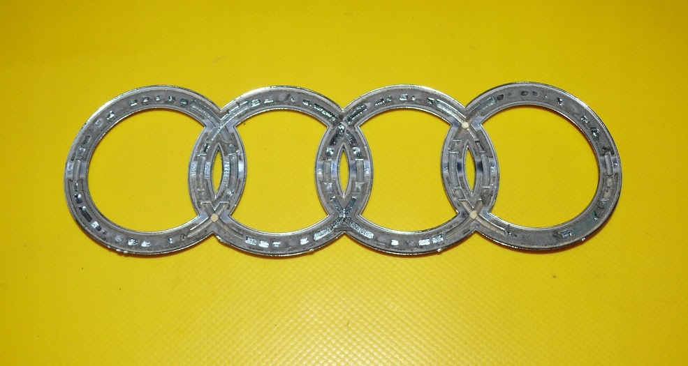 LOGO EMBLEMAT bonnet boot "OOOO" AUDI A6 C6 sedan 04-08r. 4F0853742