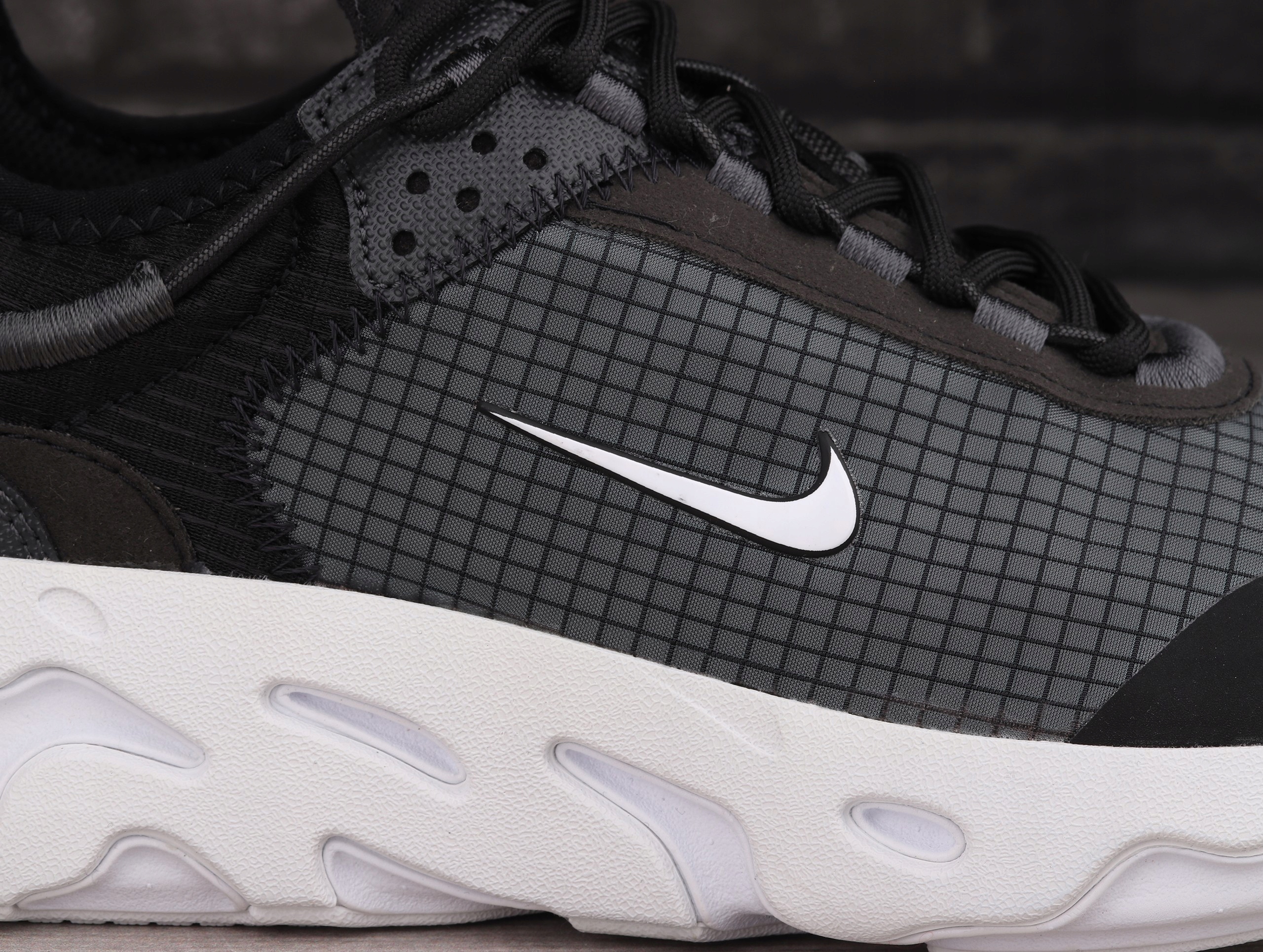 Buty, sneakersy męskie sportowe Nike REACT LIVE Rozmiar 42