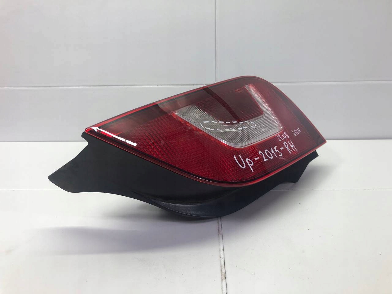 light rear right side Volkswagen Up facelift 2016 1S0945096