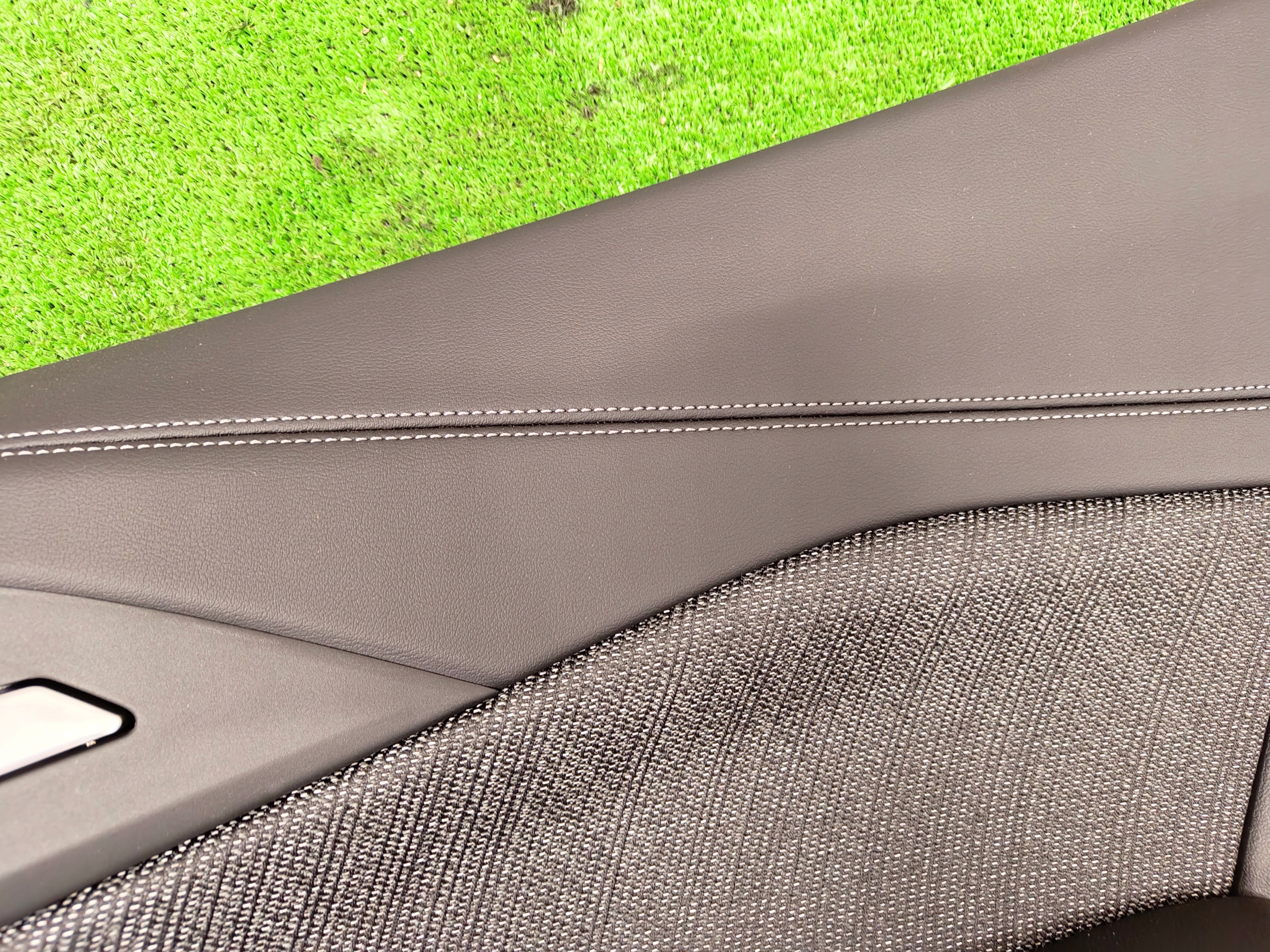 BMW 2 U06 side upholstery door right rear part