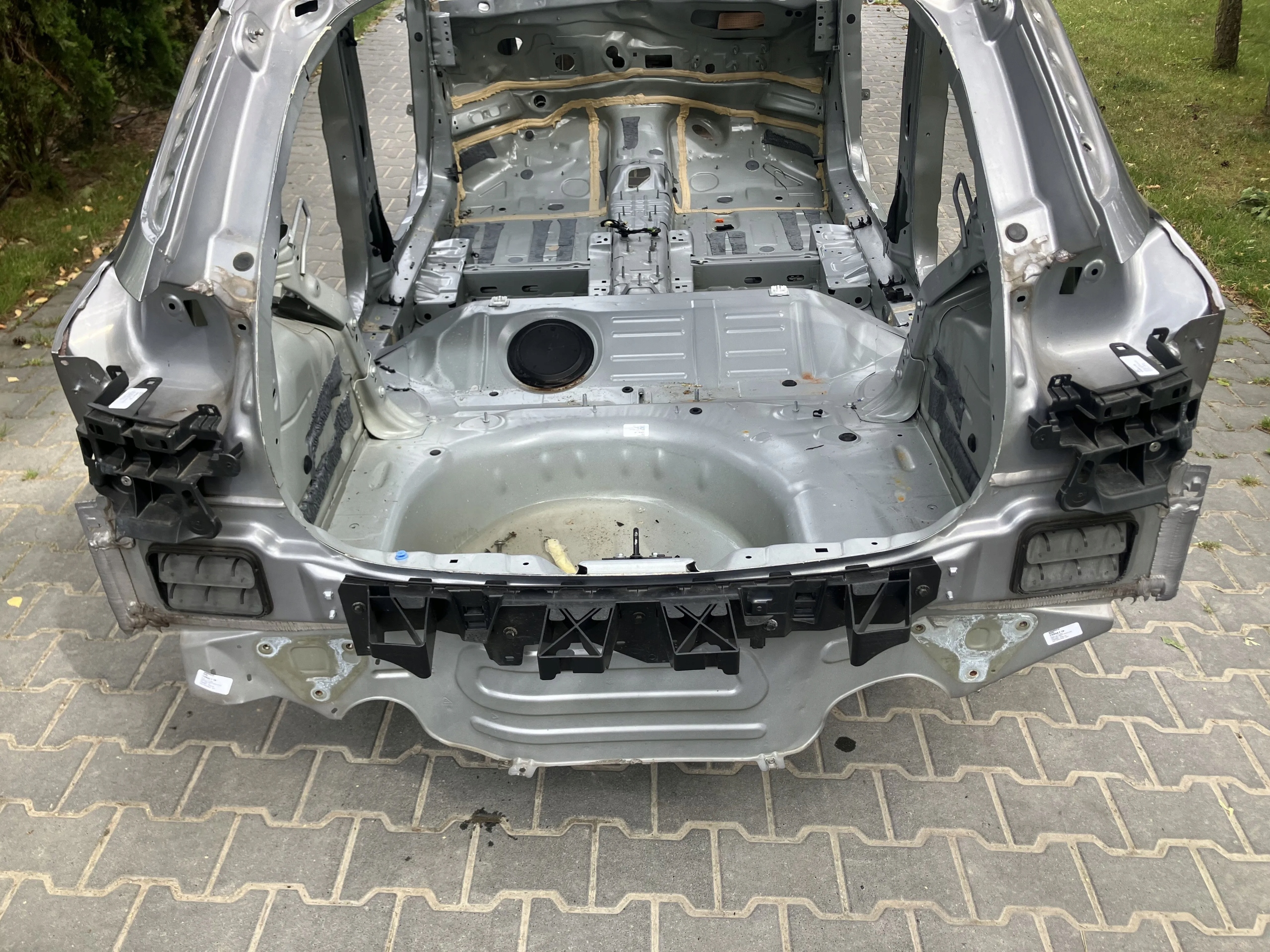 PAS TYLNY TYŁ WANNA OPEL CORSA F 19- BENZYNA